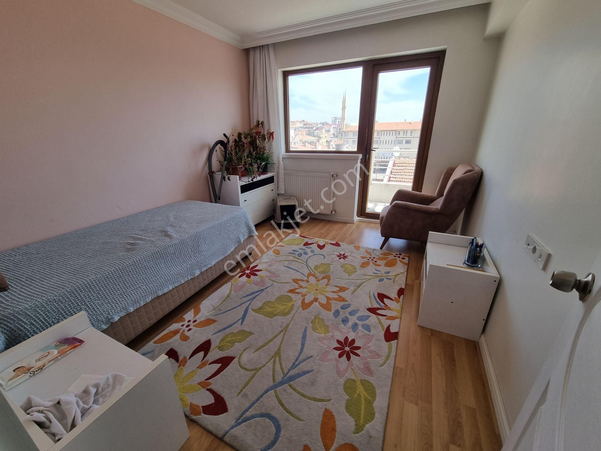 Kardeşler'de 5+1 Dubleks Çift Banyolu Asansörlü Isı Yalıtımlı Teraslı - Görsel 13