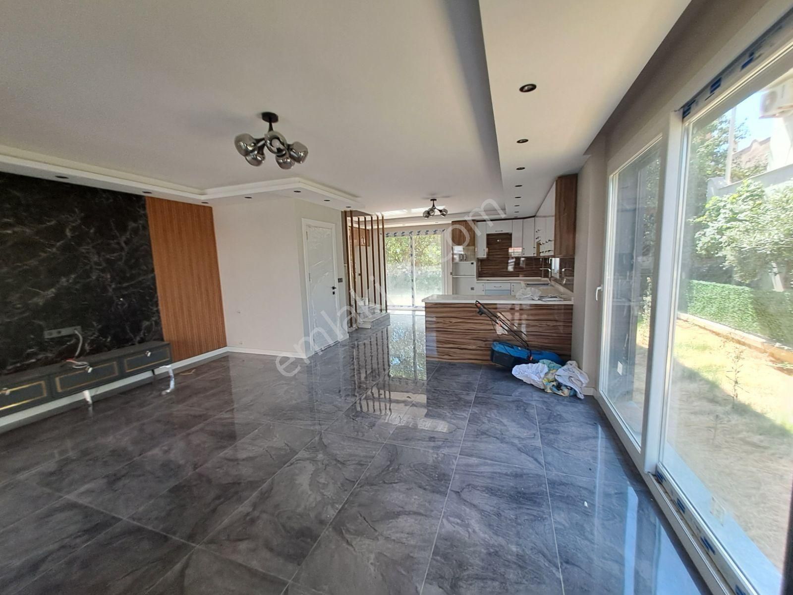 Ürkmez Doğanbey Mahlesinde Ultra Lüks Villa - Görsel 33