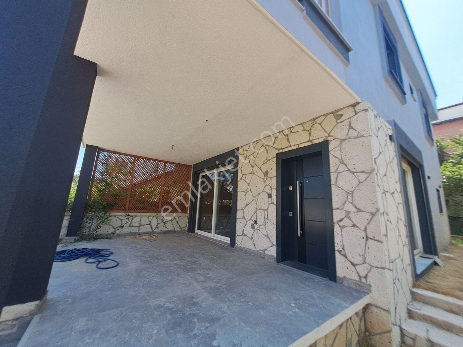 Ürkmez Doğanbey Mahlesinde Ultra Lüks Villa - Görsel 23