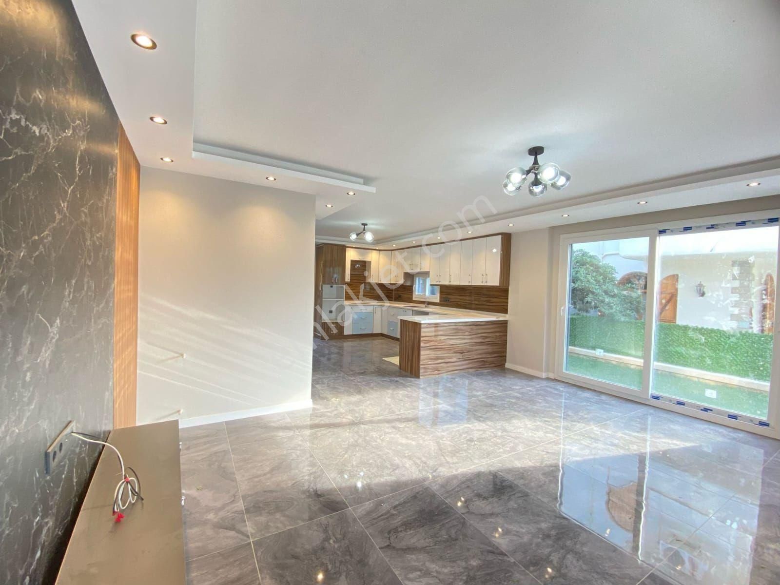 Ürkmez Doğanbey Mahlesinde Ultra Lüks Villa - Görsel 27