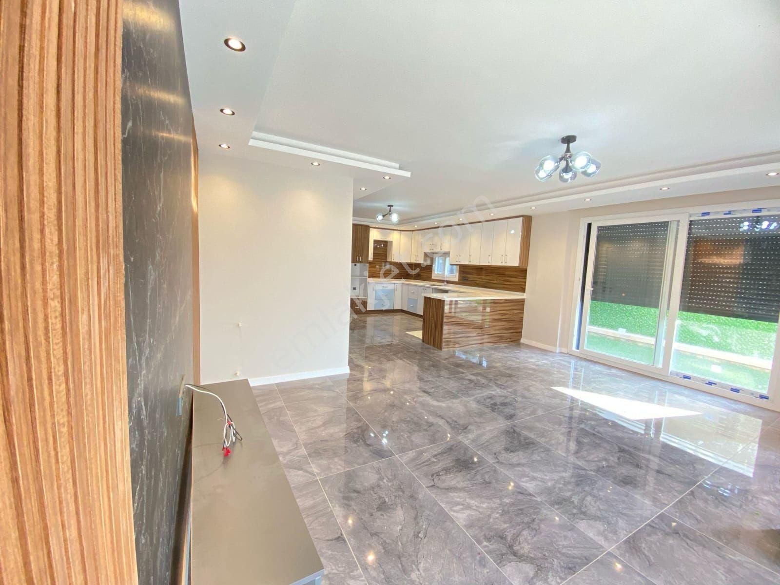 Ürkmez Doğanbey Mahlesinde Ultra Lüks Villa - Görsel 28