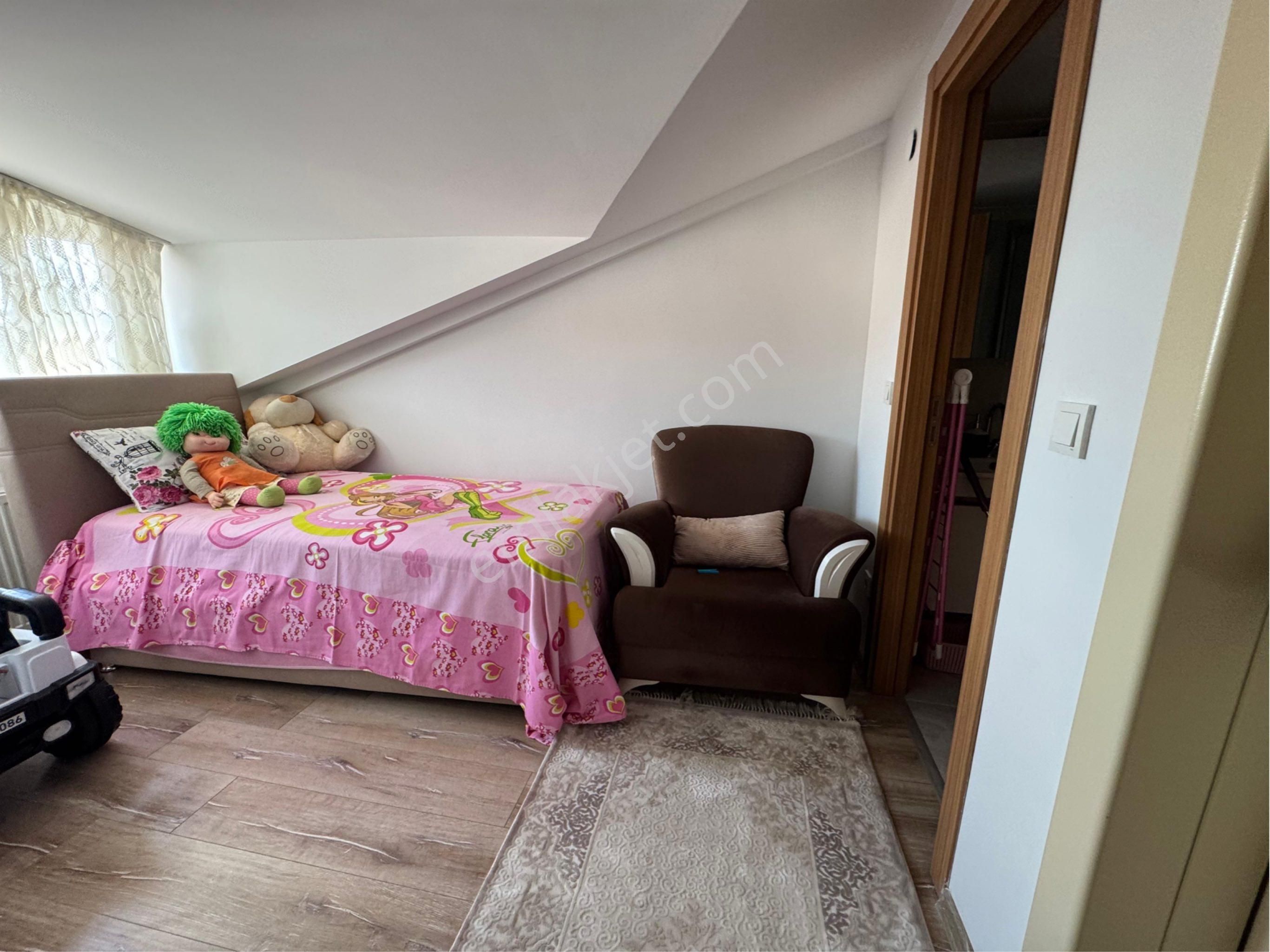 Metro Kolej Medıcana Çamlıca Hastanesı Yakını 3+1 Dubleks - Görsel 4