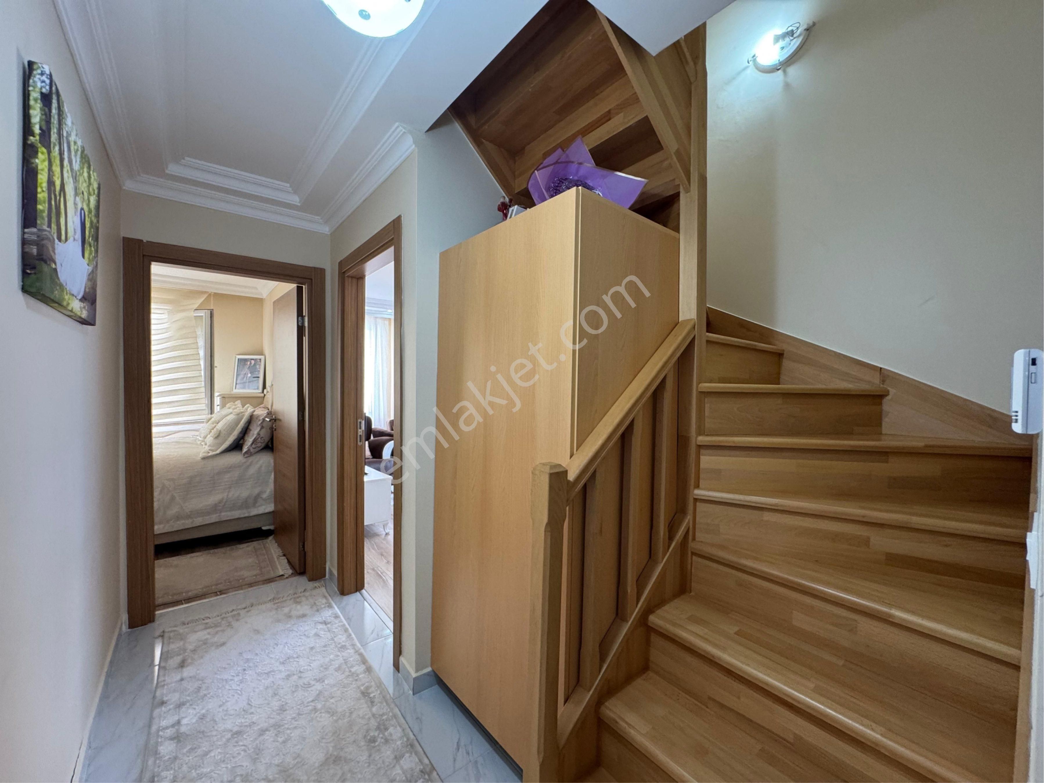 Metro Kolej Medıcana Çamlıca Hastanesı Yakını 3+1 Dubleks - Görsel 6