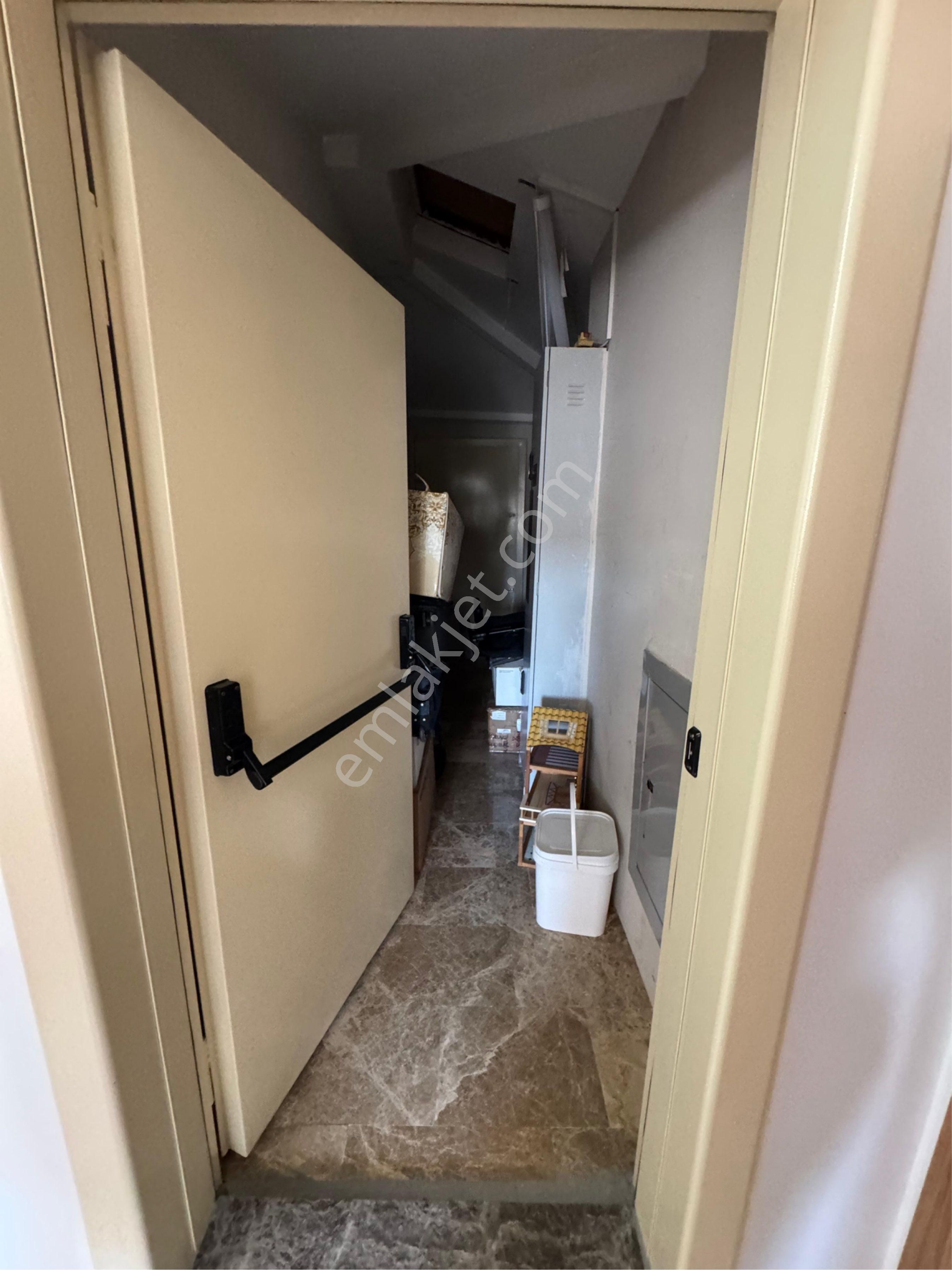 Metro Kolej Medıcana Çamlıca Hastanesı Yakını 3+1 Dubleks - Görsel 8