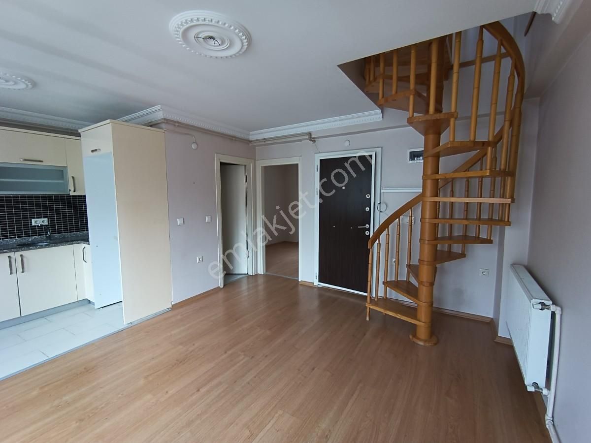 Üsküdar Zeynep Kamilde Genç Binada Dubleks Daire - Görsel 2