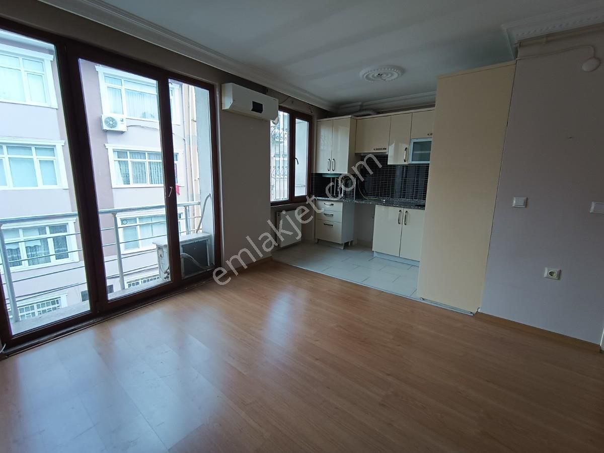 Üsküdar Zeynep Kamilde Genç Binada Dubleks Daire - Görsel 5