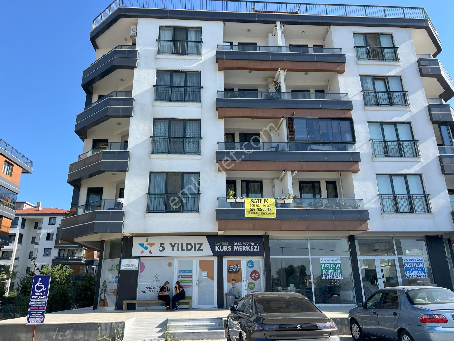 Lapseki Ihlamur Evleri Sitesinde 3+1 Ön Cephe Satılık Daire