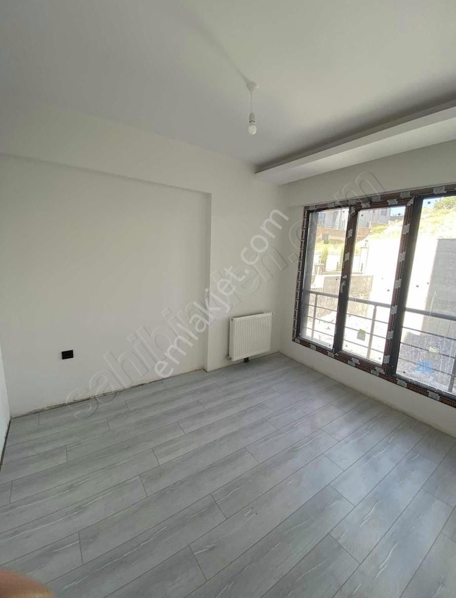 2,5+1 Ebeveyn Banyolu Düşük Kat Süper Konumlu Daire - Görsel 2