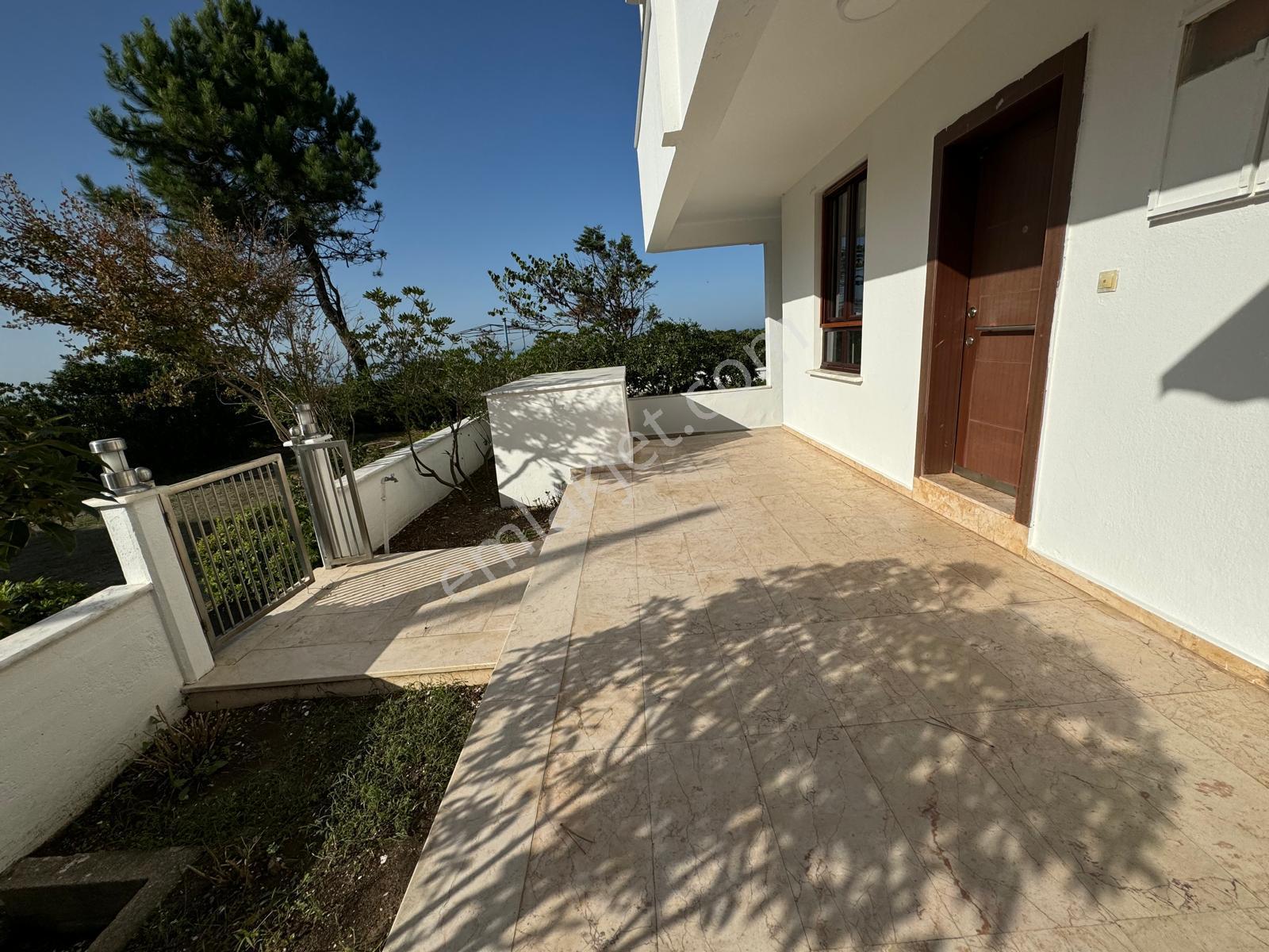 Alandere Mahallesinde Denize Sıfır 4+1 Villa - Görsel 10