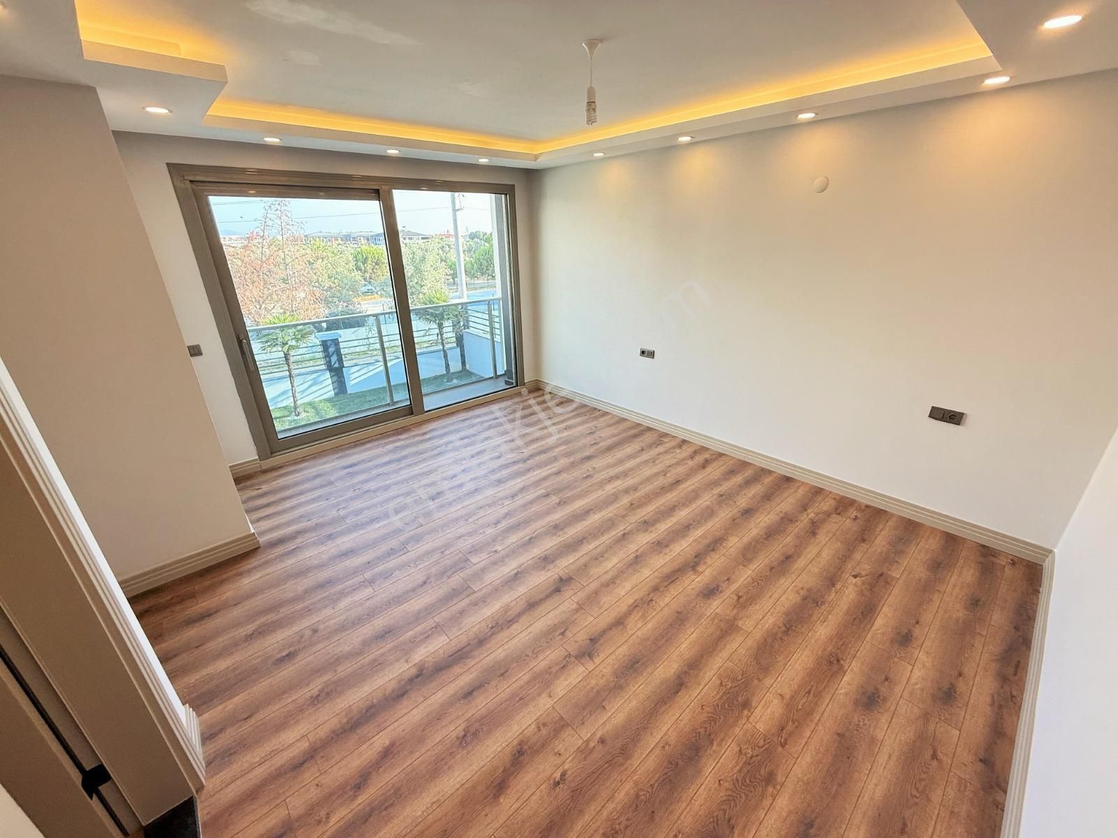 Ankara Emlak 'tan Akçay 'da Emsalsiz Havuzlu Müstakil Villa - Görsel 20