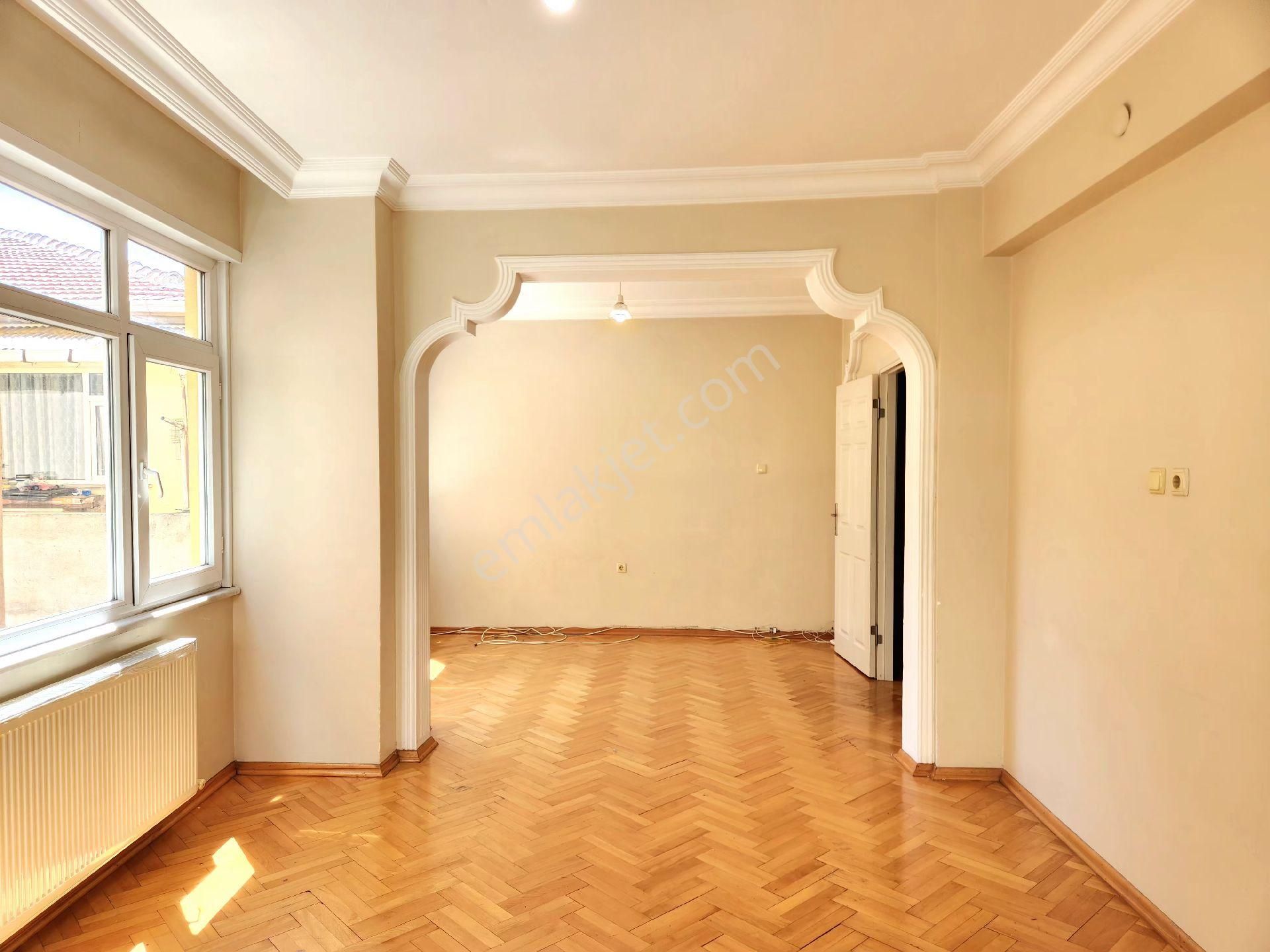 Merkezi Konum'da 4.levent Metroya 350 Mt 3.kat 2+1 Kiralık Daire