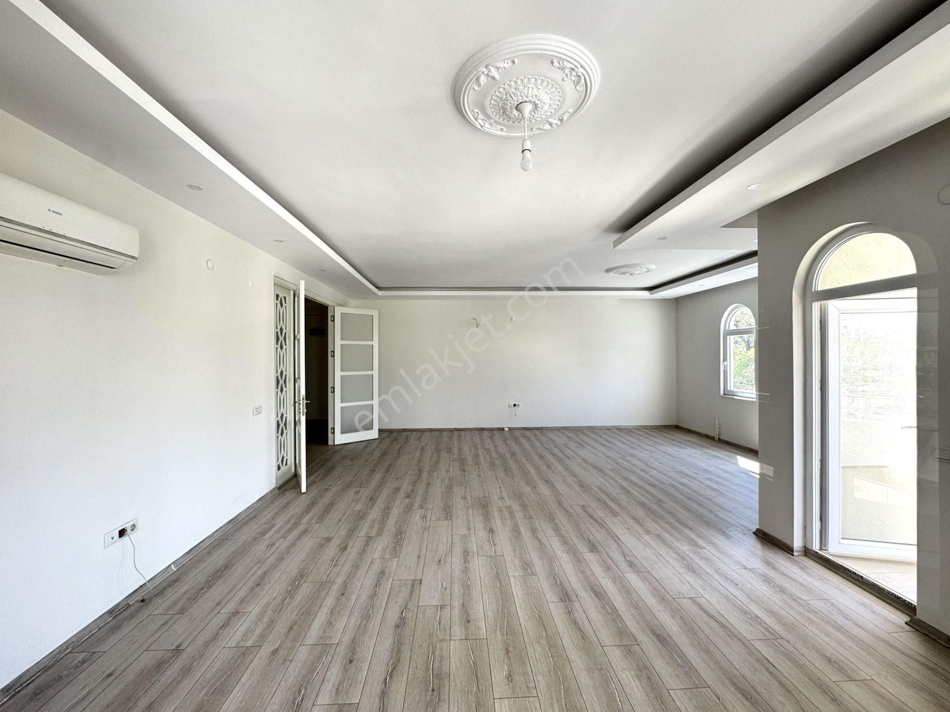 Işıklarda Karaalioğlu Parkı Manzaralı Arakatta Asansörlü Geniş 4+1 Daire - Görsel 3