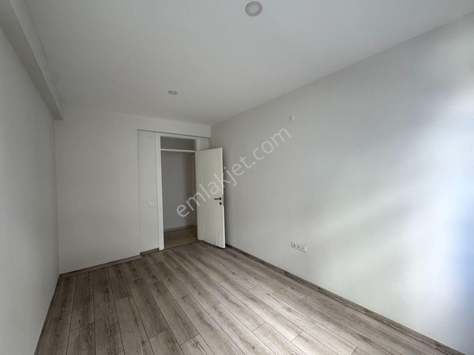 Işıklarda Karaalioğlu Parkı Manzaralı Arakatta Asansörlü Geniş 4+1 Daire - Görsel 28