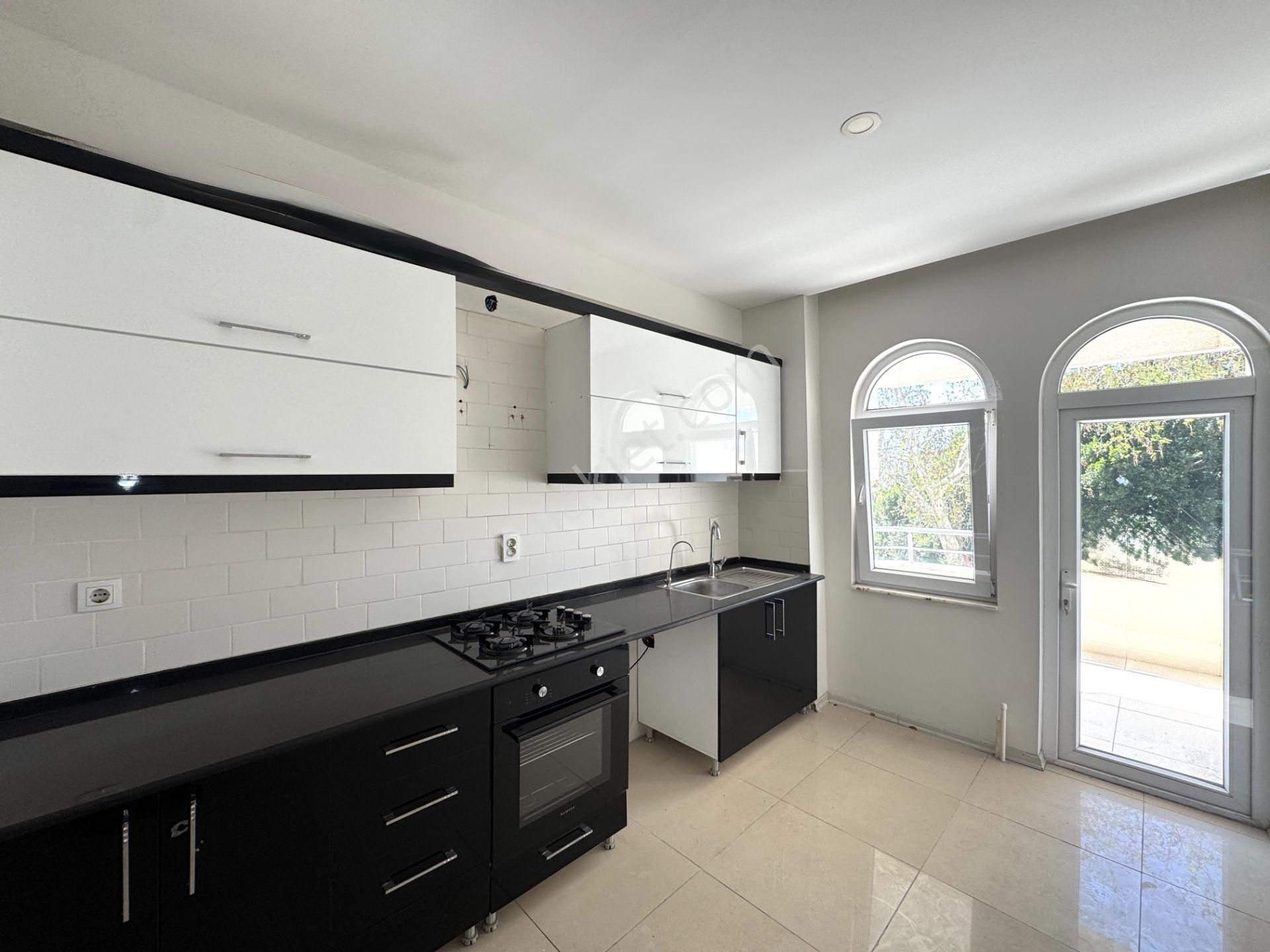 Işıklarda Karaalioğlu Parkı Manzaralı Arakatta Asansörlü Geniş 4+1 Daire - Görsel 9