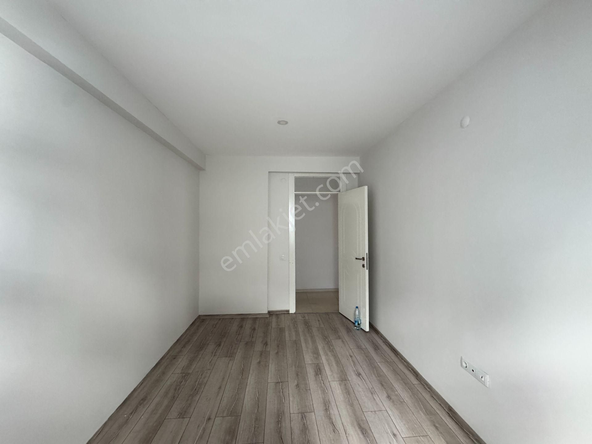 Işıklarda Karaalioğlu Parkı Manzaralı Arakatta Asansörlü Geniş 4+1 Daire - Görsel 27