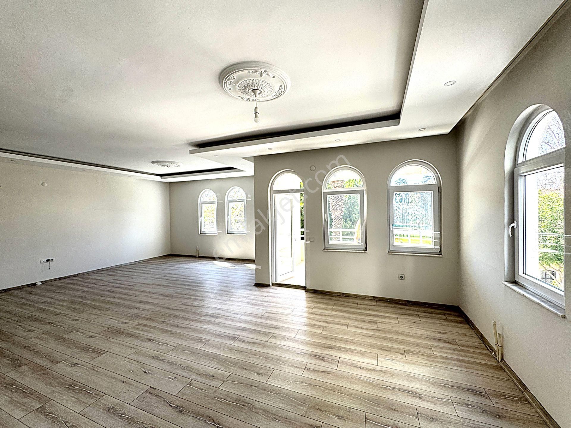 Işıklarda Karaalioğlu Parkı Manzaralı Arakatta Asansörlü Geniş 4+1 Daire - Görsel 5