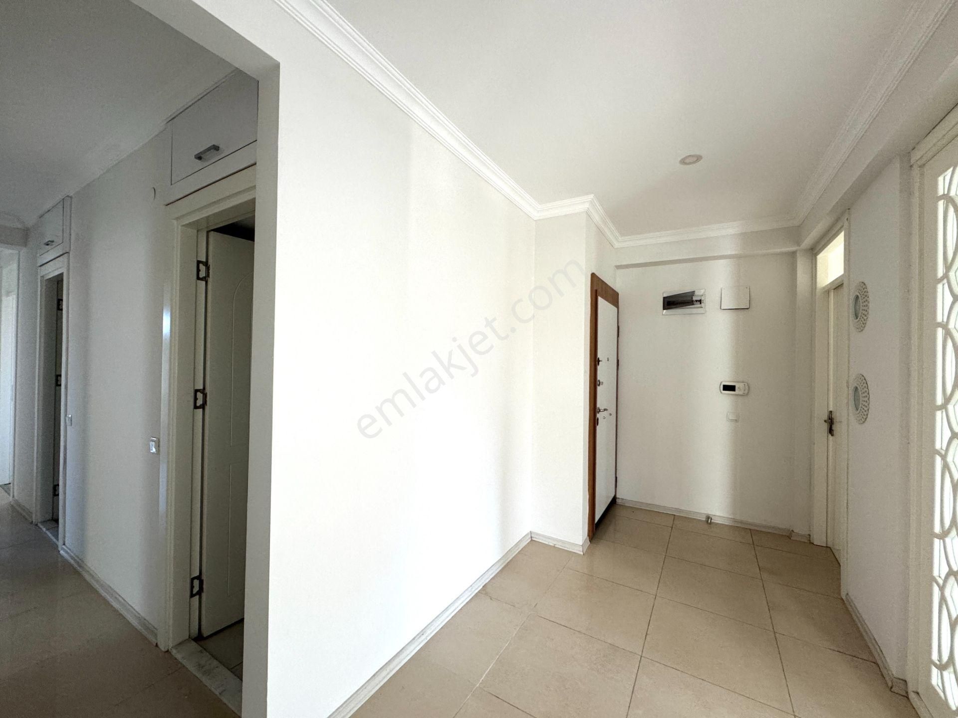 Işıklarda Karaalioğlu Parkı Manzaralı Arakatta Asansörlü Geniş 4+1 Daire - Görsel 15