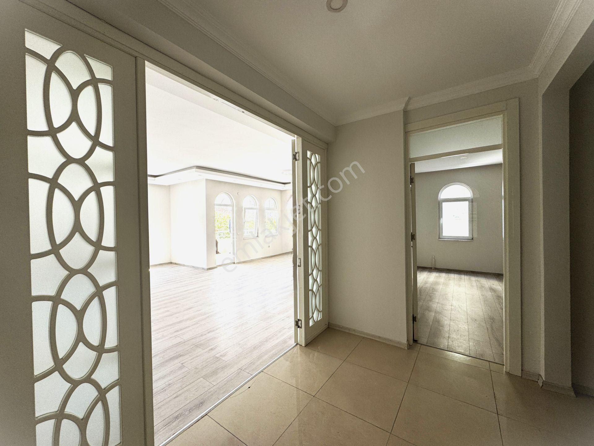 Işıklarda Karaalioğlu Parkı Manzaralı Arakatta Asansörlü Geniş 4+1 Daire - Görsel 14