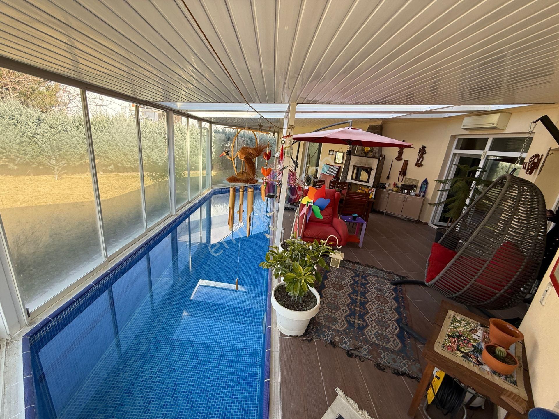 Sincan Malıköy Mah Havuzlu Şömineli 5+1 Site İçi 2katlı Villa