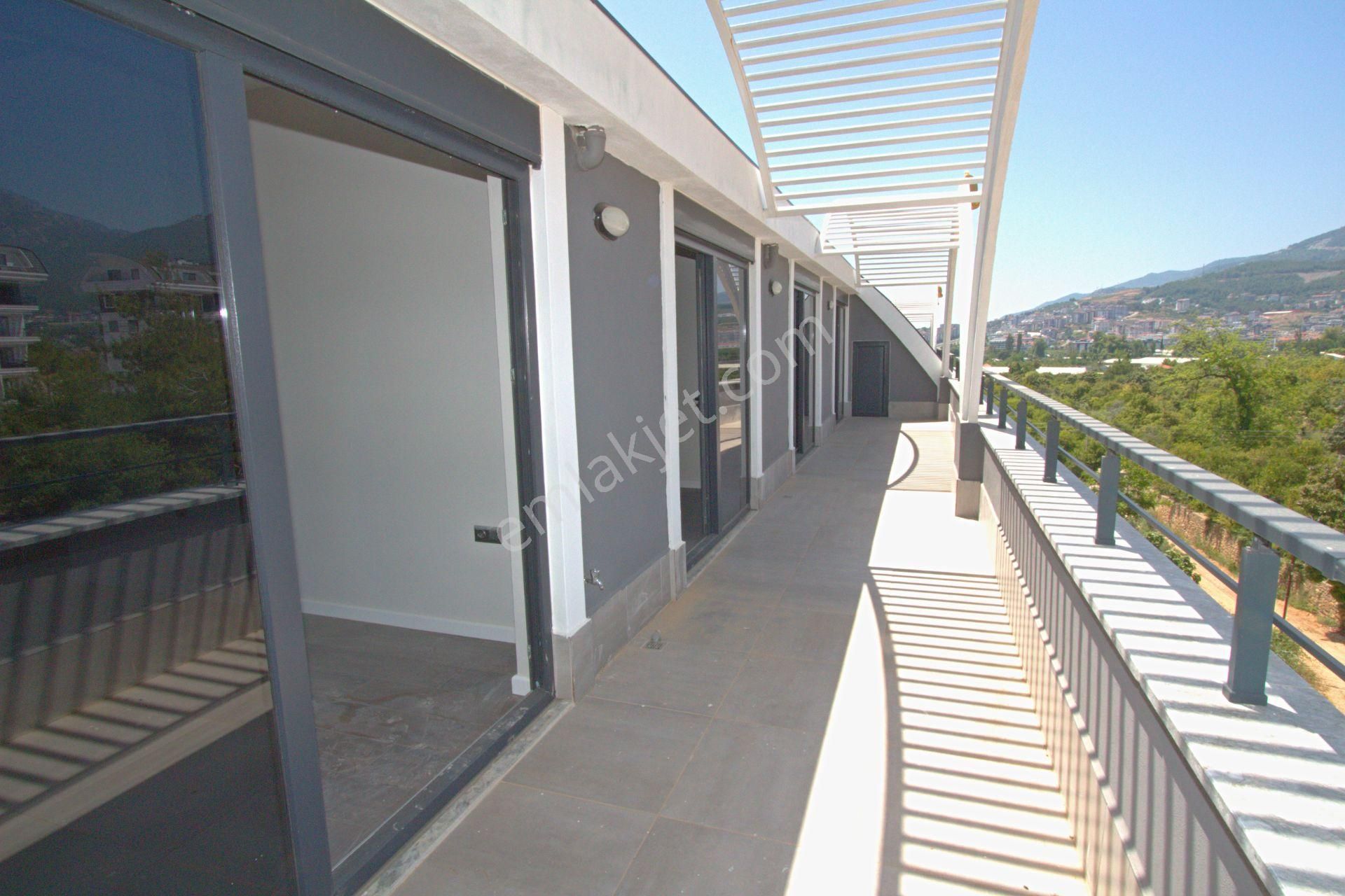 Oba Kolej Bölgesi 200m2 4+1 Dublex Daire