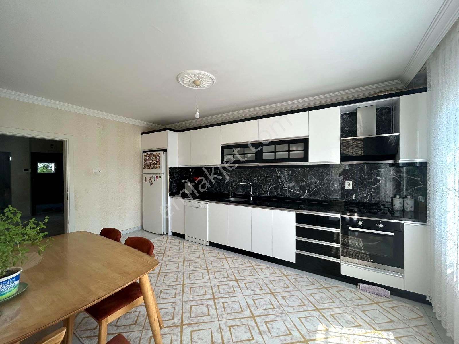 Remax Toros'tan Davultepe'de Satılık Komple Bina - Görsel 4