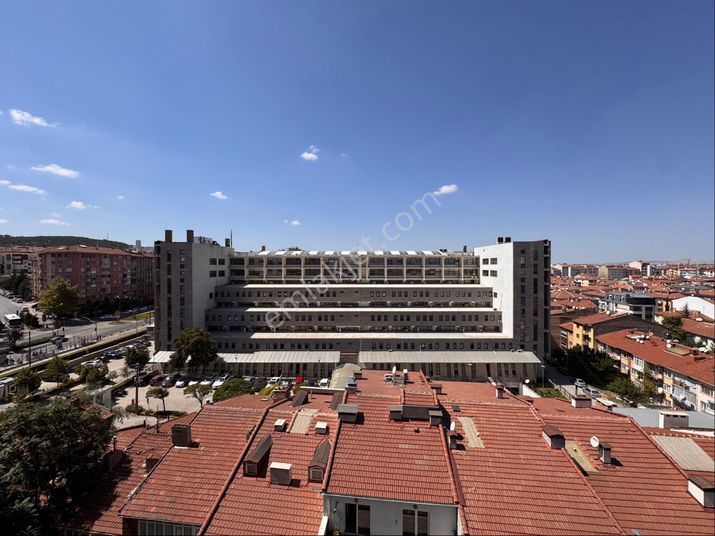 Pera'dan Kurtuluş Mah. Adliye Manzaralı Çift Teraslı 3+1 Daire