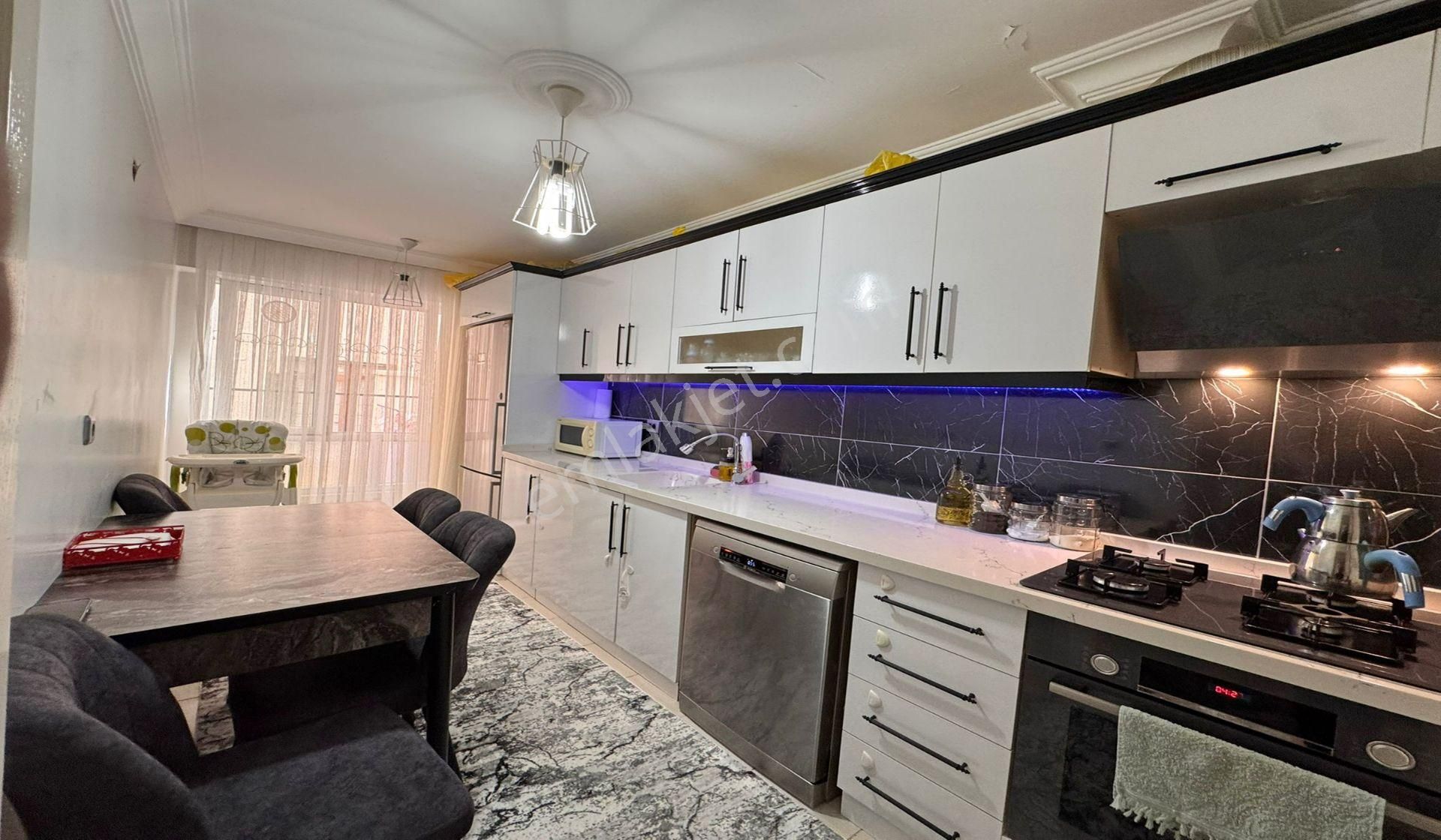 Uyanışta 2+1 Kat Konumunda Altında Daire Var Masrafsız