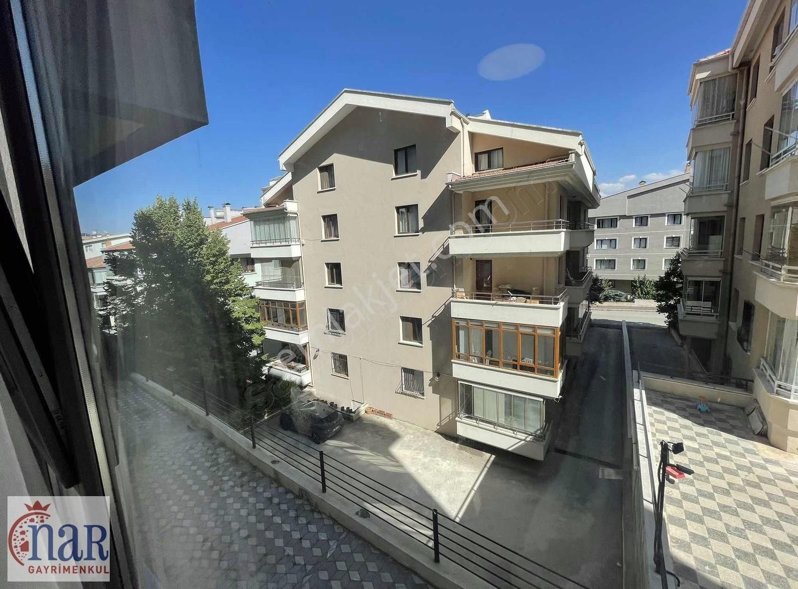 Kırkkonaklar'da Acil Satılık 1+1 Daire