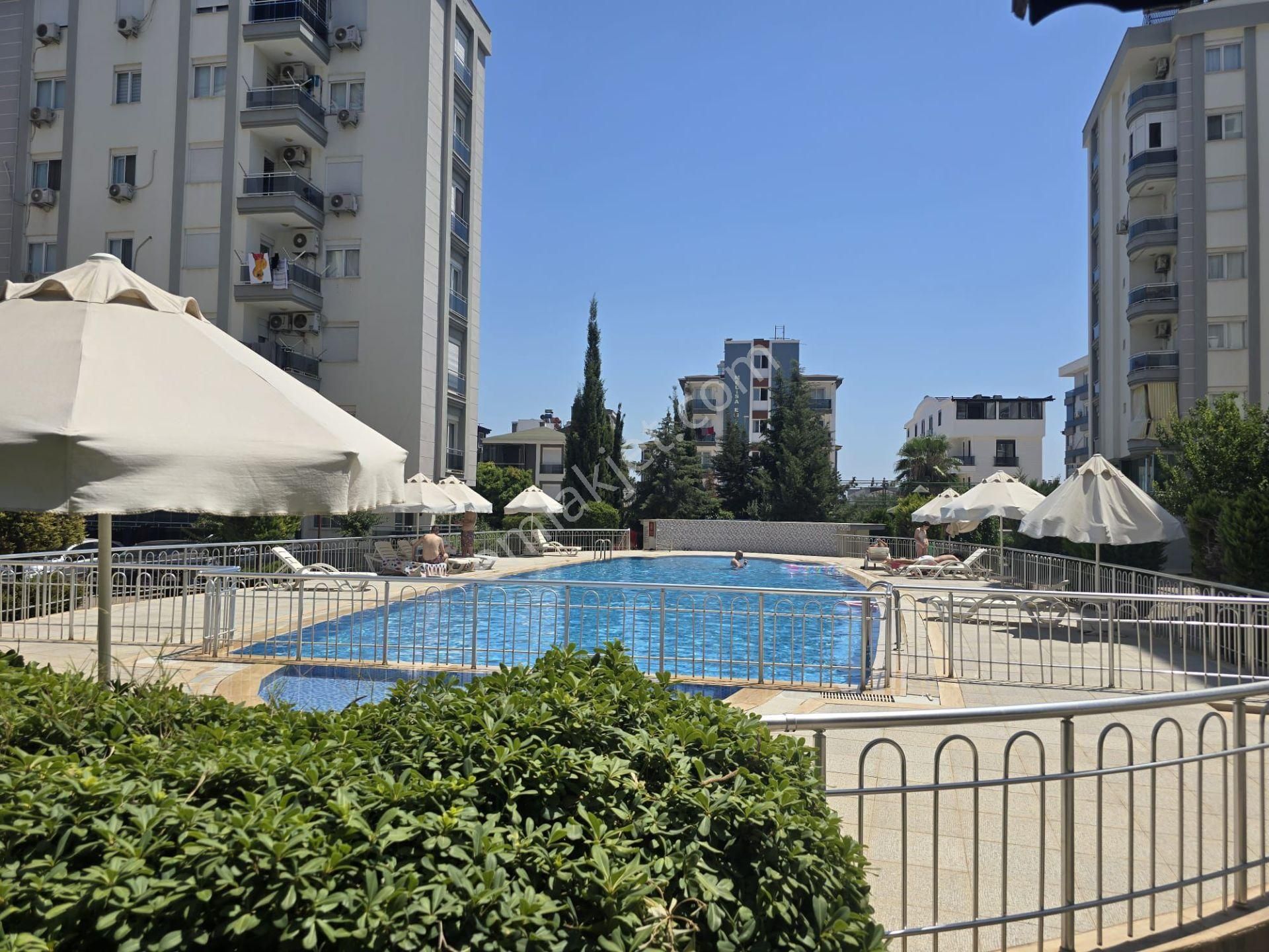 Havuzlu, Güvenlikli Site İçinde 3+1 Arakat Daire