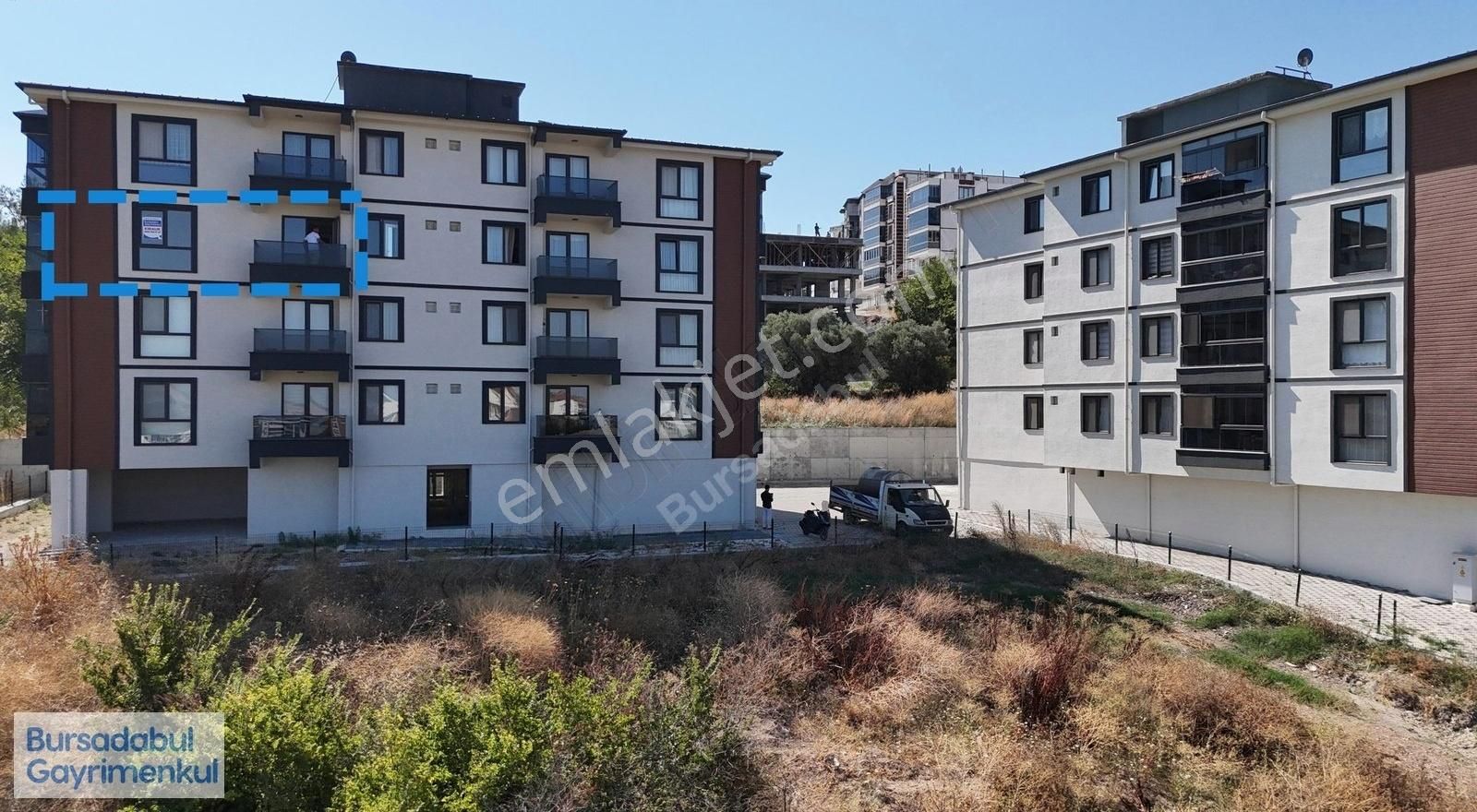 Bursadabul'dan Cumhuriyet Mah. Site İçi Arakat 2+1 Daire