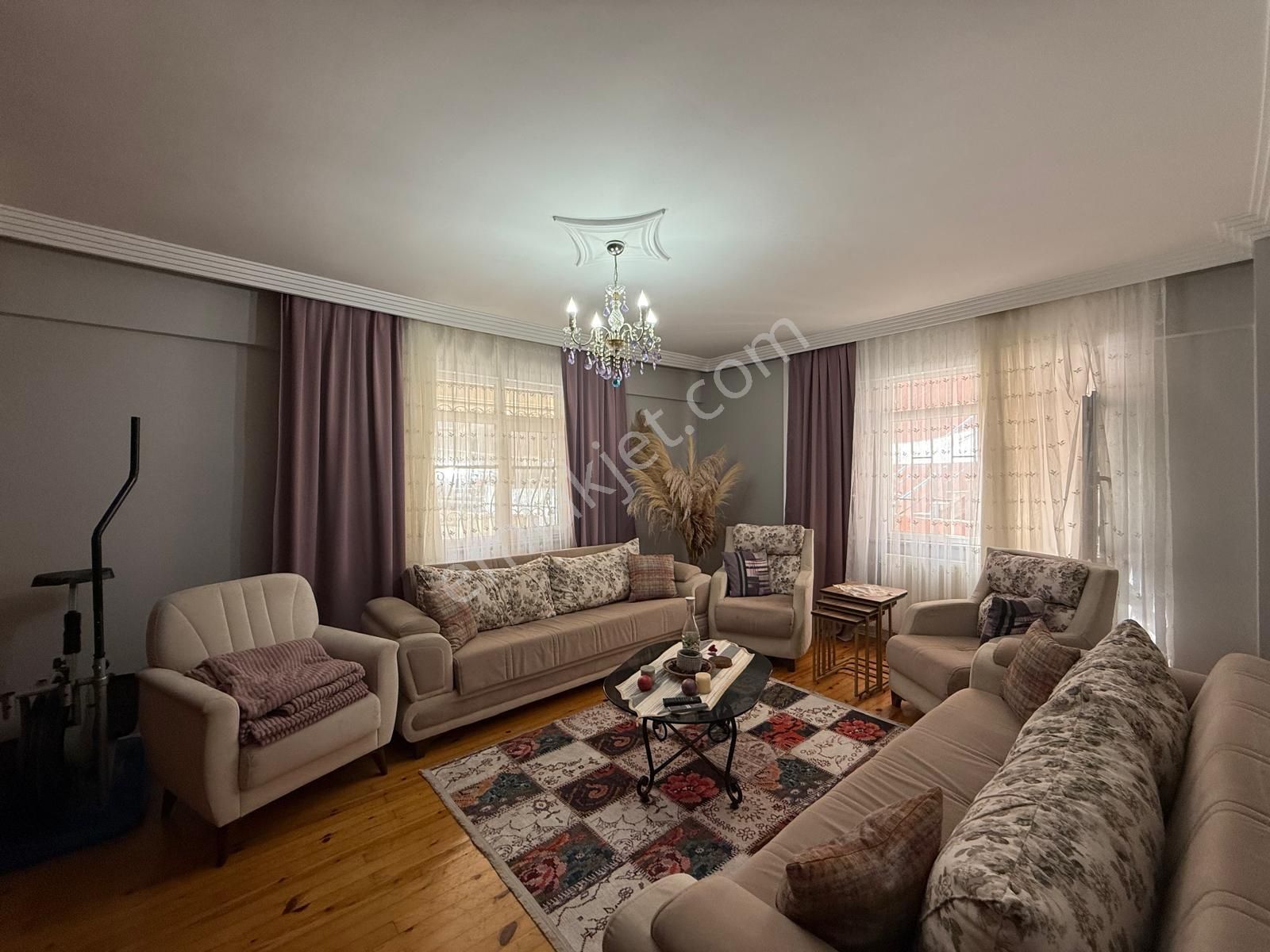 Esentepe'de Satılık Genişferah Kullanışlı 3+1 Yüksek Giriş Daire