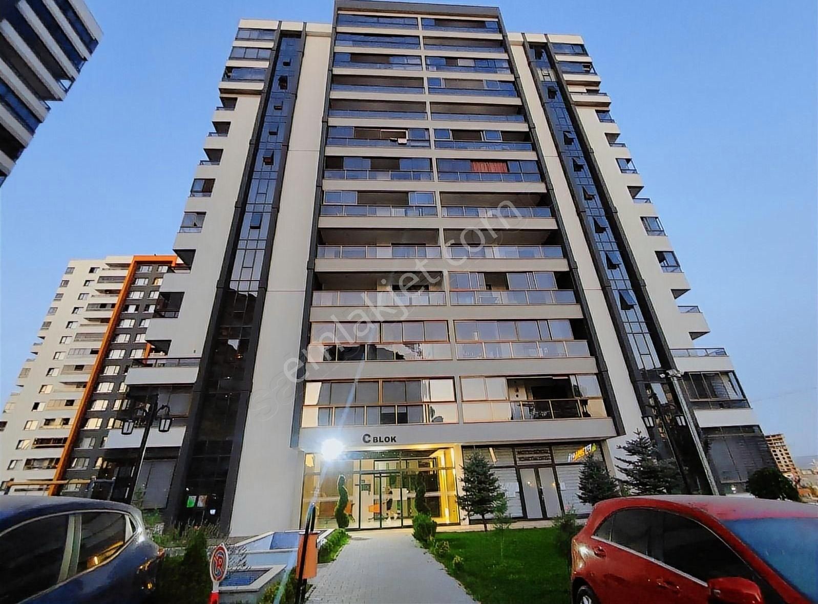 Batıkent Cumhuriyet İstanbul Yolu Metro Satılık1+1 Geniş Daire