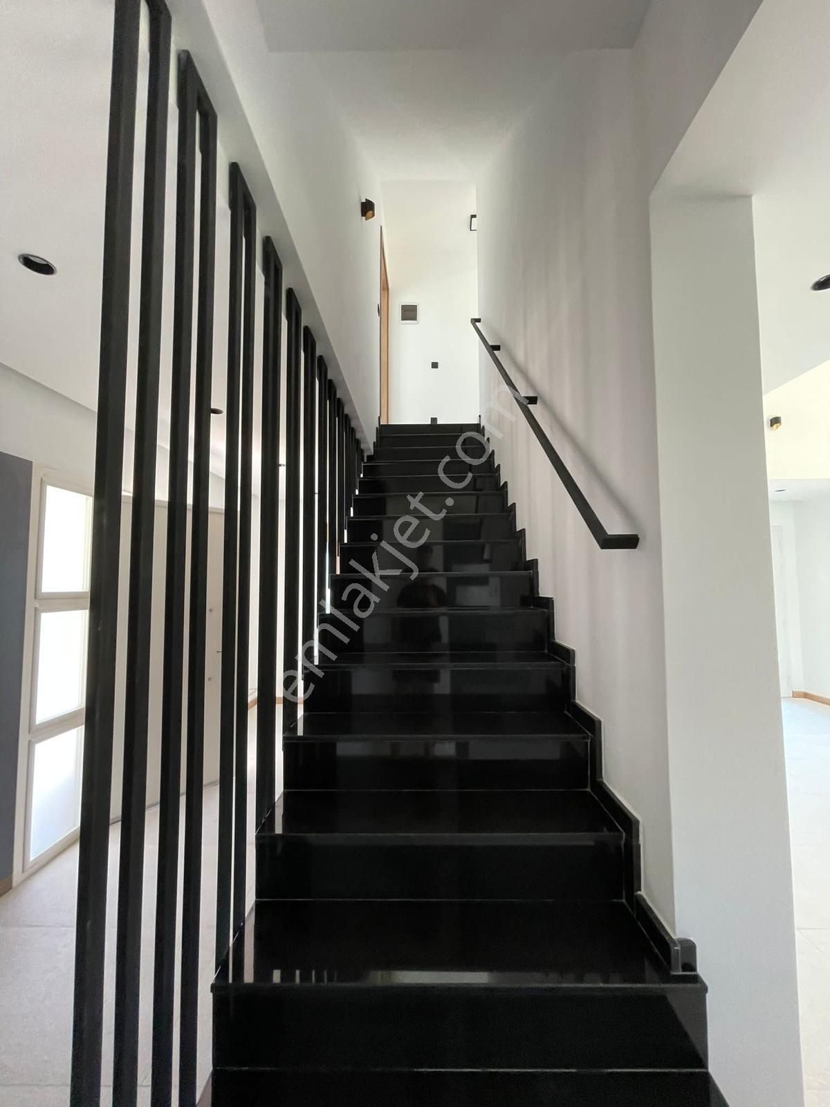 Manzara-guvenlık-havuz-bahçe-otopark-merkezi Sıstem-yeni-ultra Lüx-tamamı Müstakil - Görsel 25