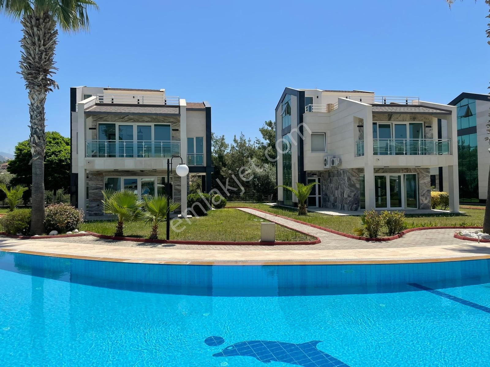 Manzara-guvenlık-havuz-bahçe-otopark-merkezi Sıstem-yeni-ultra Lüx-tamamı Müstakil - Görsel 17