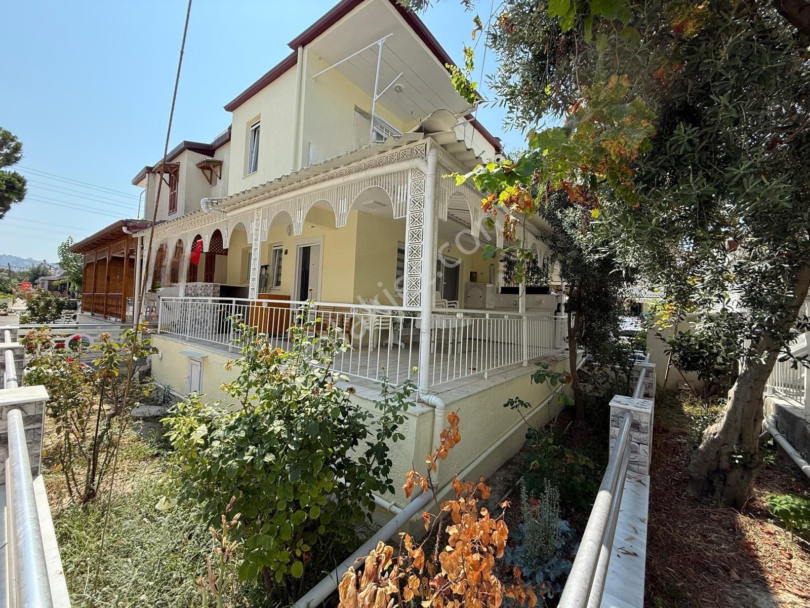 Plaj'a Çok Yakın Acil Satılık Villa