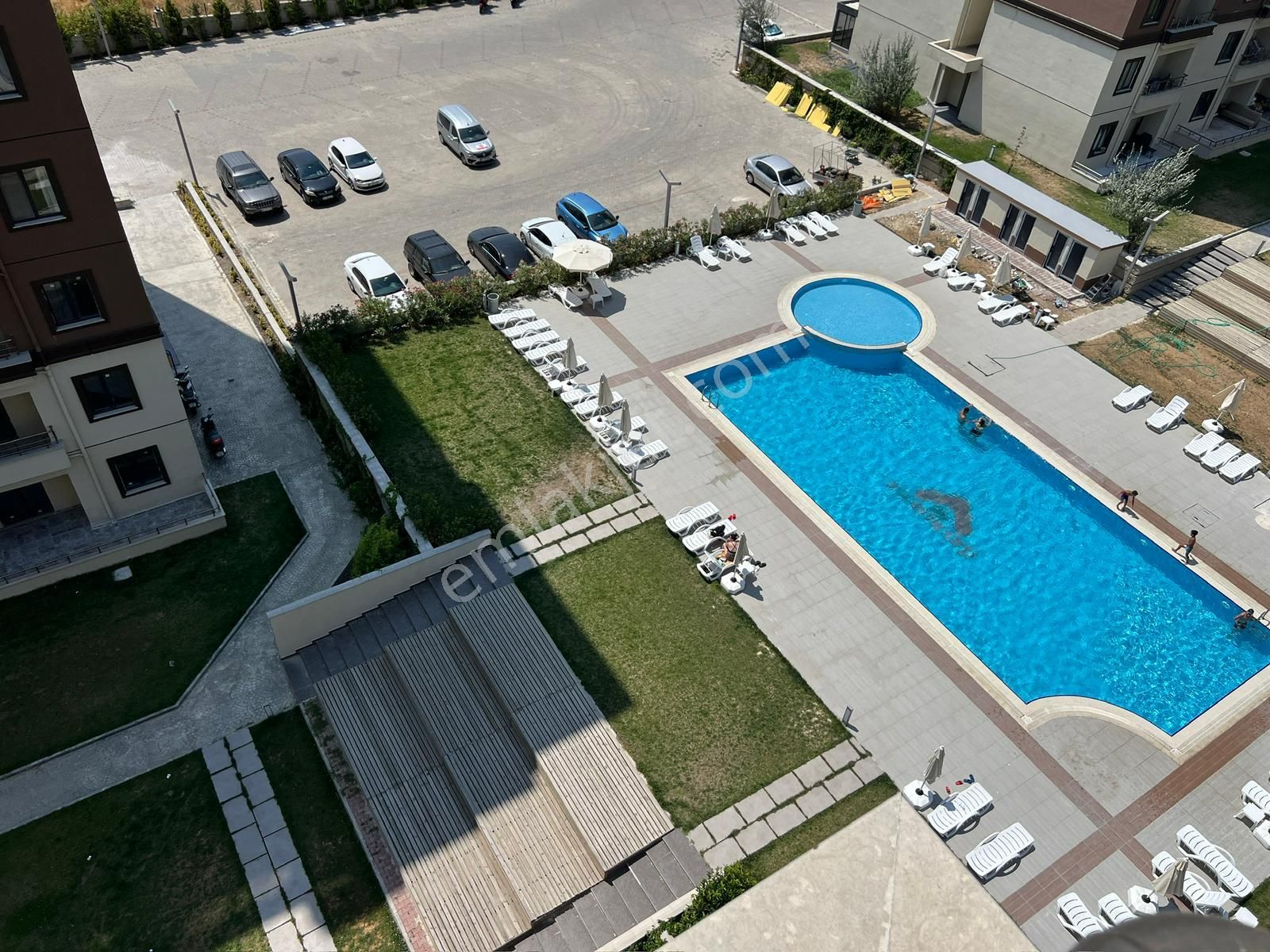 Hatip Mahallesi Site İçi Güvenlikli 1+1 Havuzlu Daire
