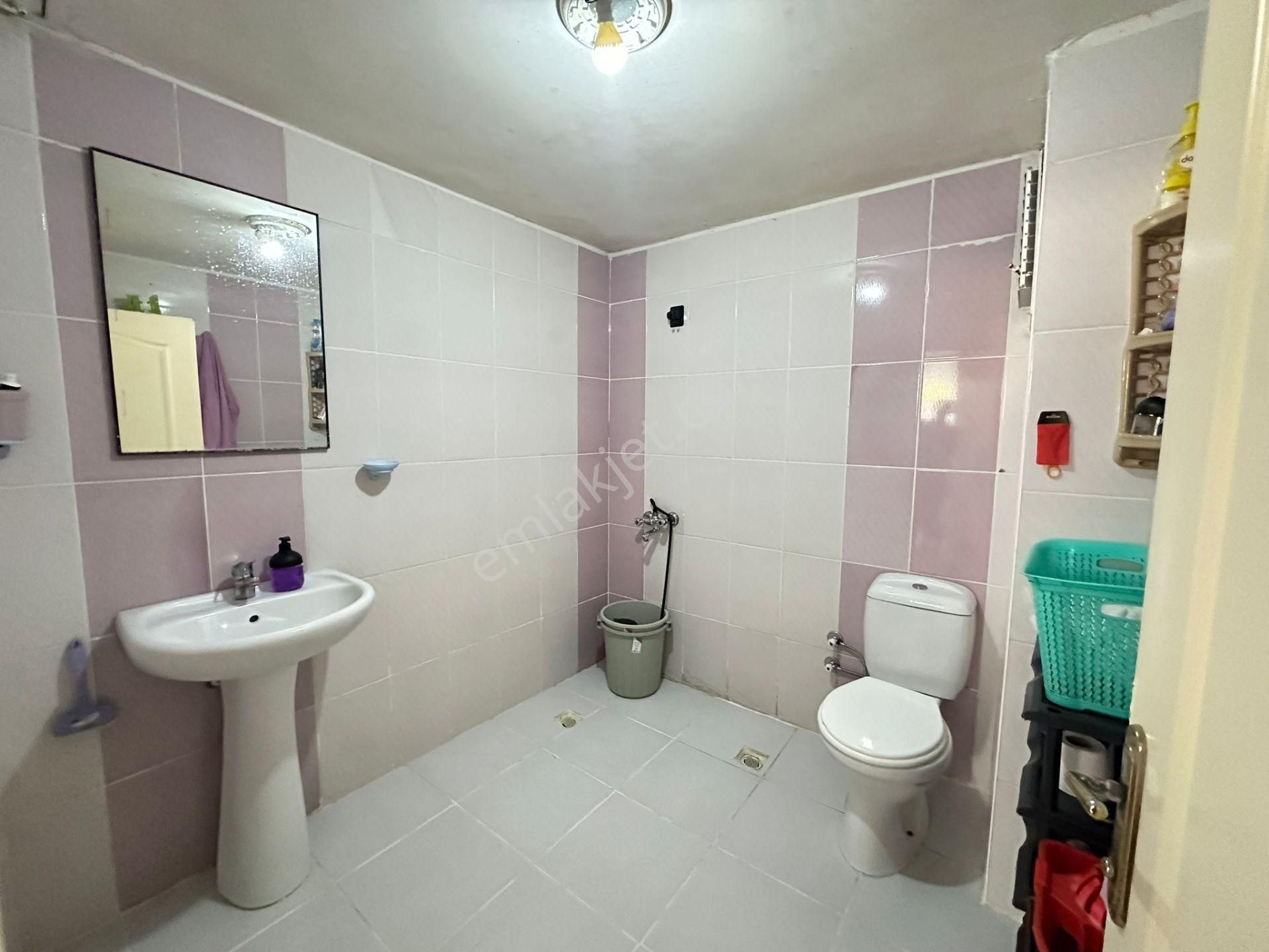 Beşikkaya'da 9.cadde Yakını Ebeveyn Banyolu Kilerli 3+1 Satılık Daire !! - Görsel 22