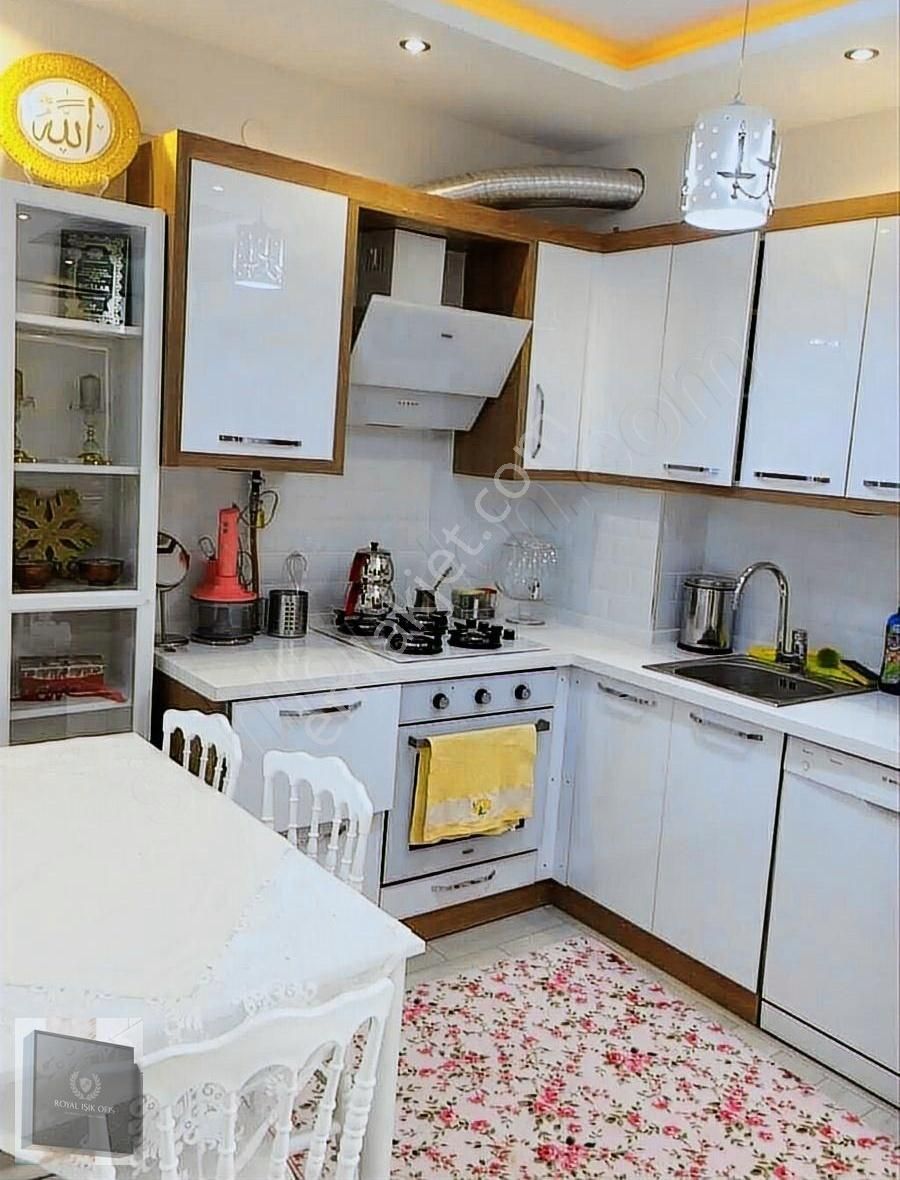 Karaali Havuzlu Muhteşem Site Eşyalı Kiralık