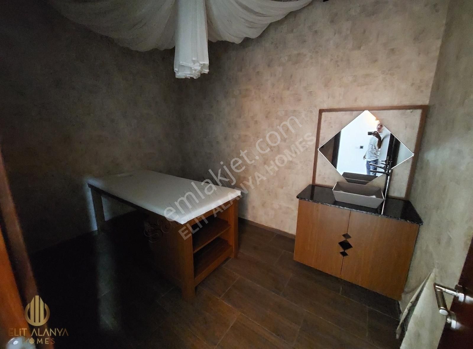 Alanya Oba Mahallesinde Full Eşyalı Site İçi Catı Dublexi Daire
