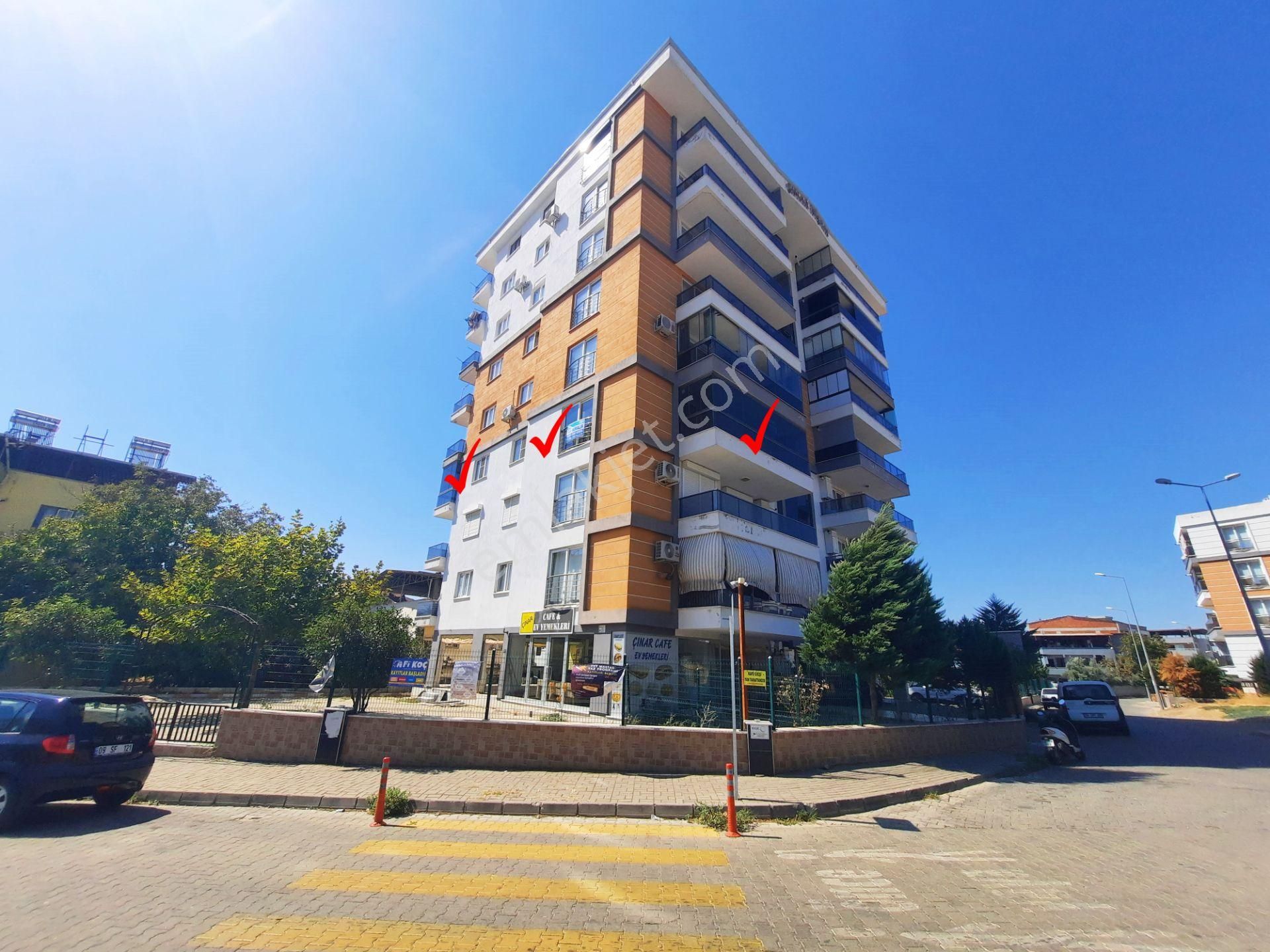 Menderes Anadolu Lisesi Karşısında Site İçinde, Köşebaşı, Lüks 3.kat Daire..