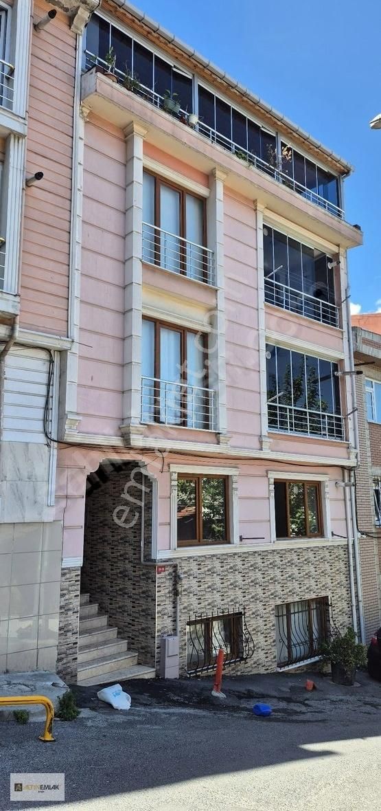 Eyüpsultan İslambey Mahallesi 1+1 75 M2 Zemin Kat Kiralık Daire