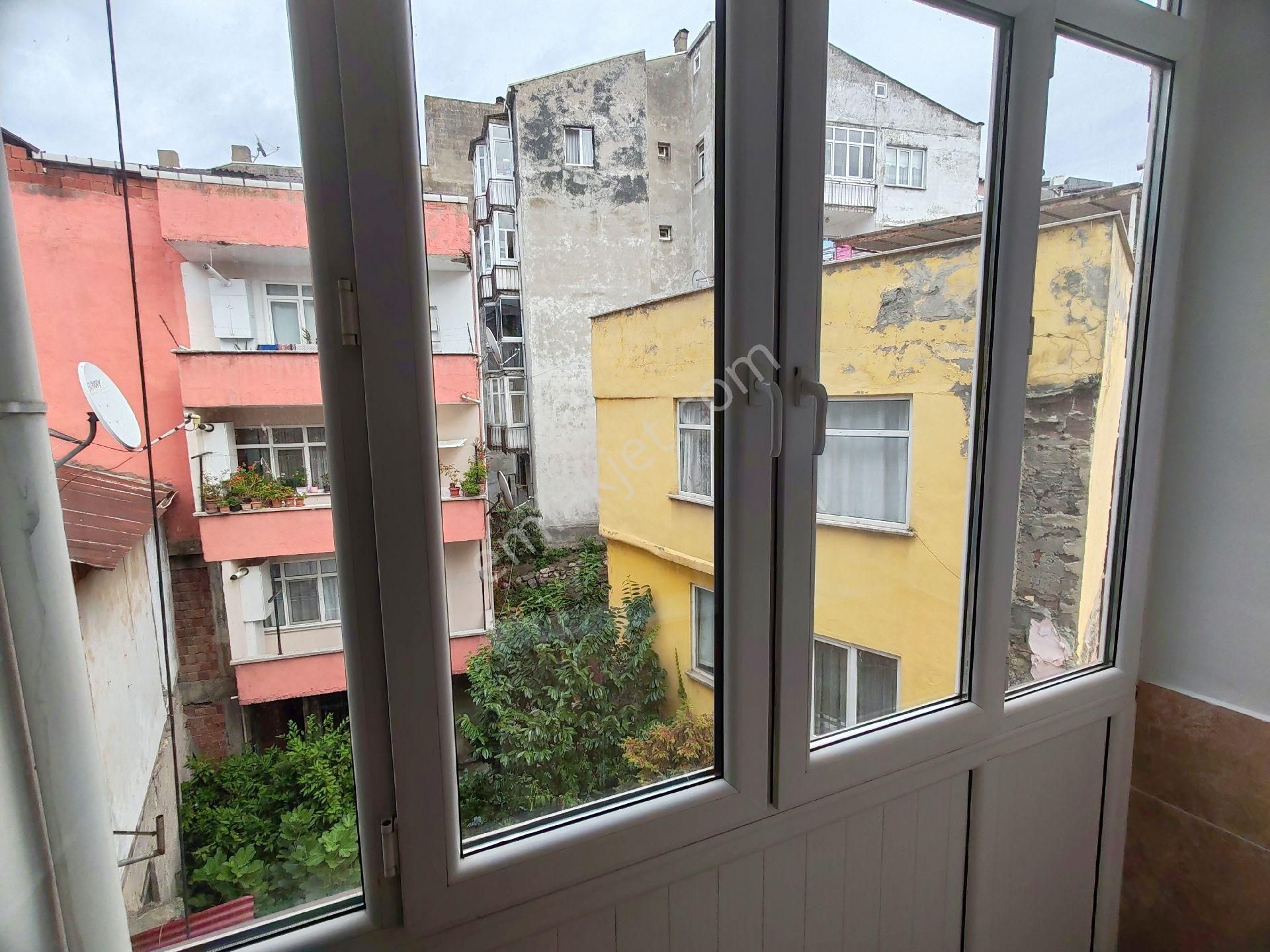 Şehrin Merkezinde Meydanda 3+1 Kiralık Daire - Görsel 14