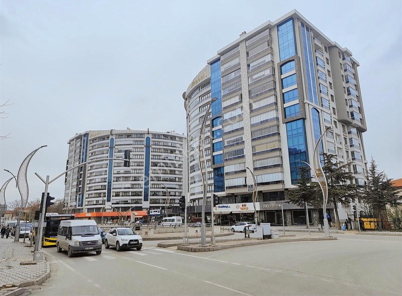 Merkez'de Afdora Sit.'de Kapalı Otoparklı-güvenlikli-lüks 4+1