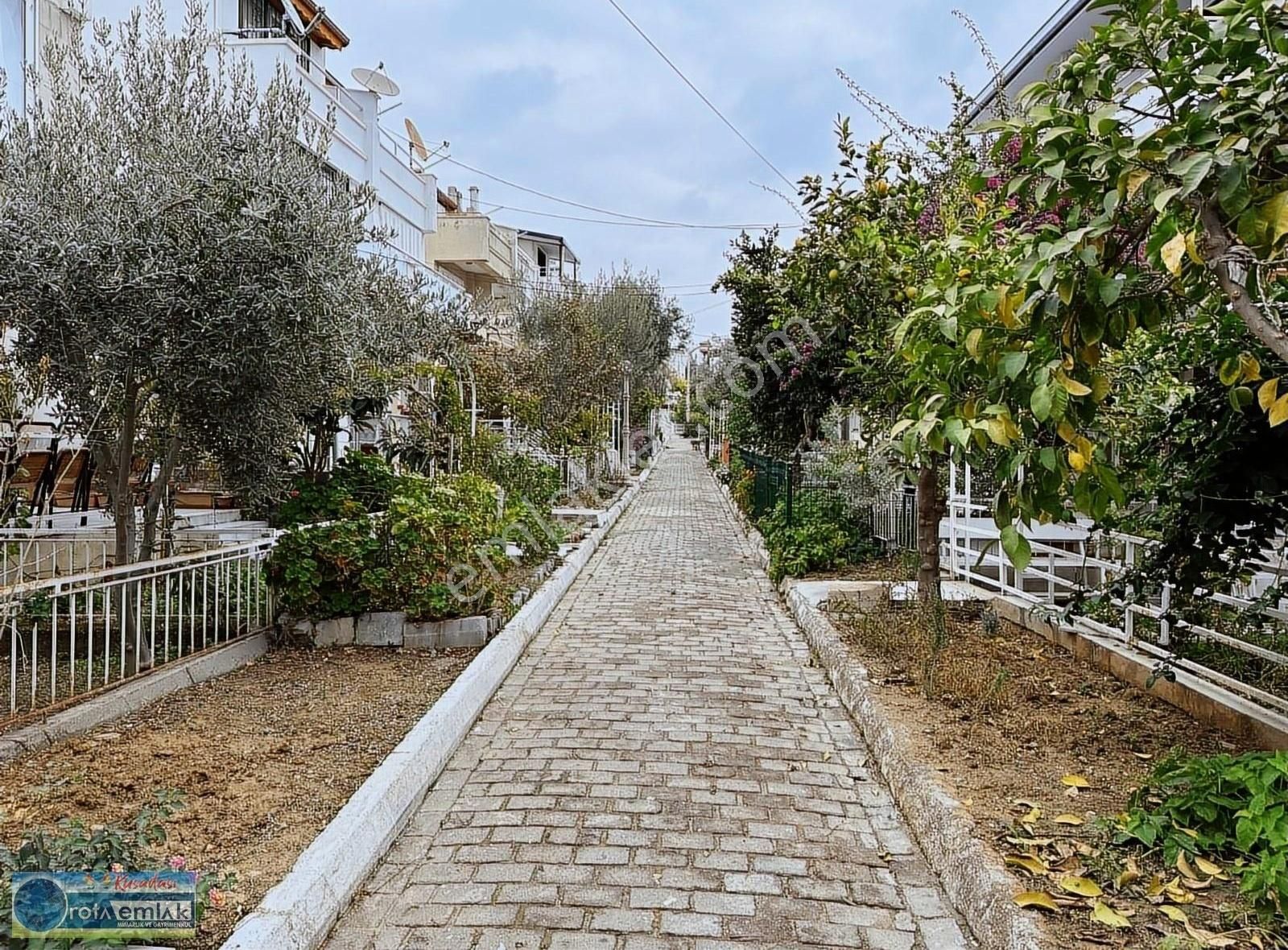 Fırsat Fiyata İmbat Sitesinde 4+1 Tribleks Eşyalı Yazlık Villa