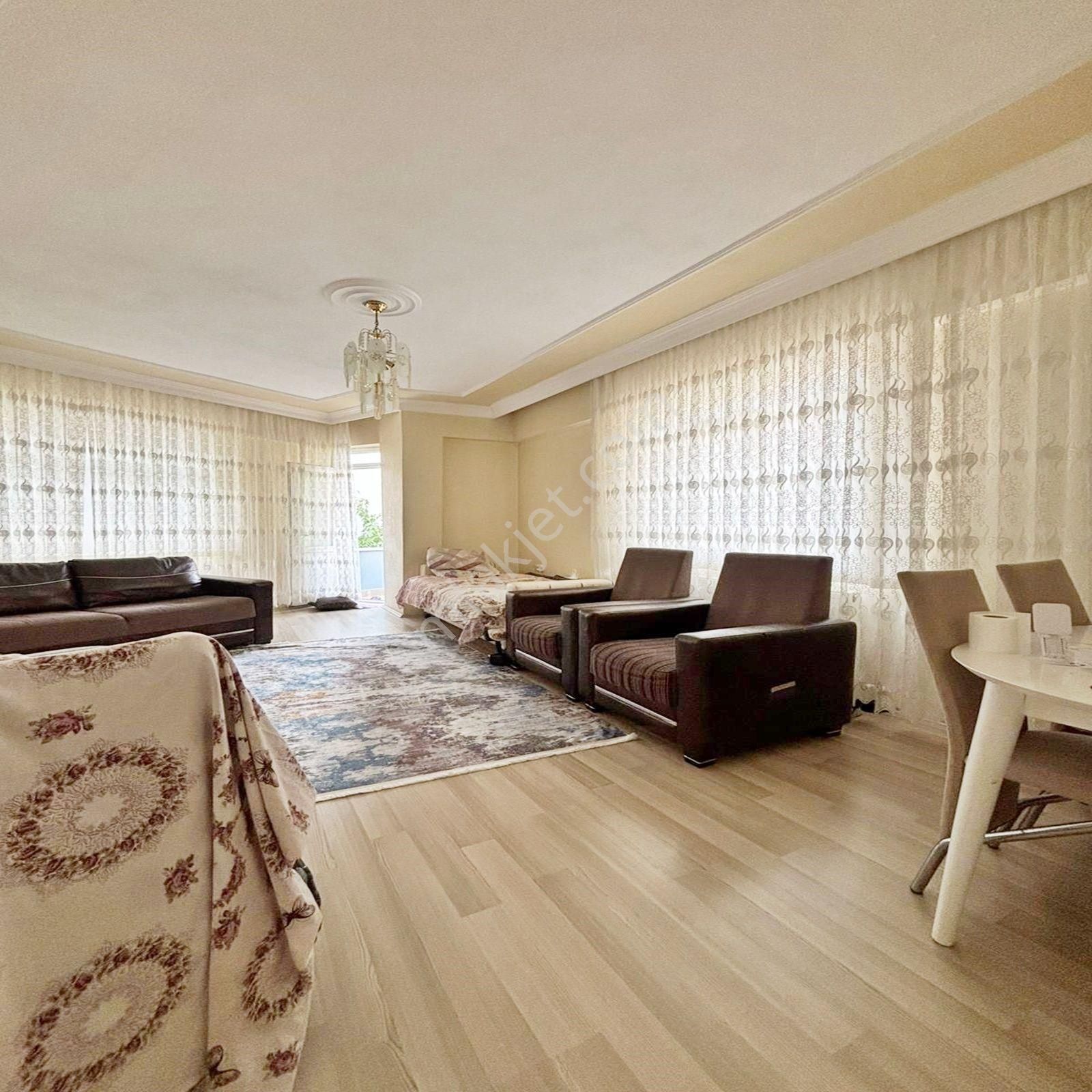Esenyurt Kıraç Hürriyet Mahallesinde Dubleks 4+2 220m2 3.900.000 Tl