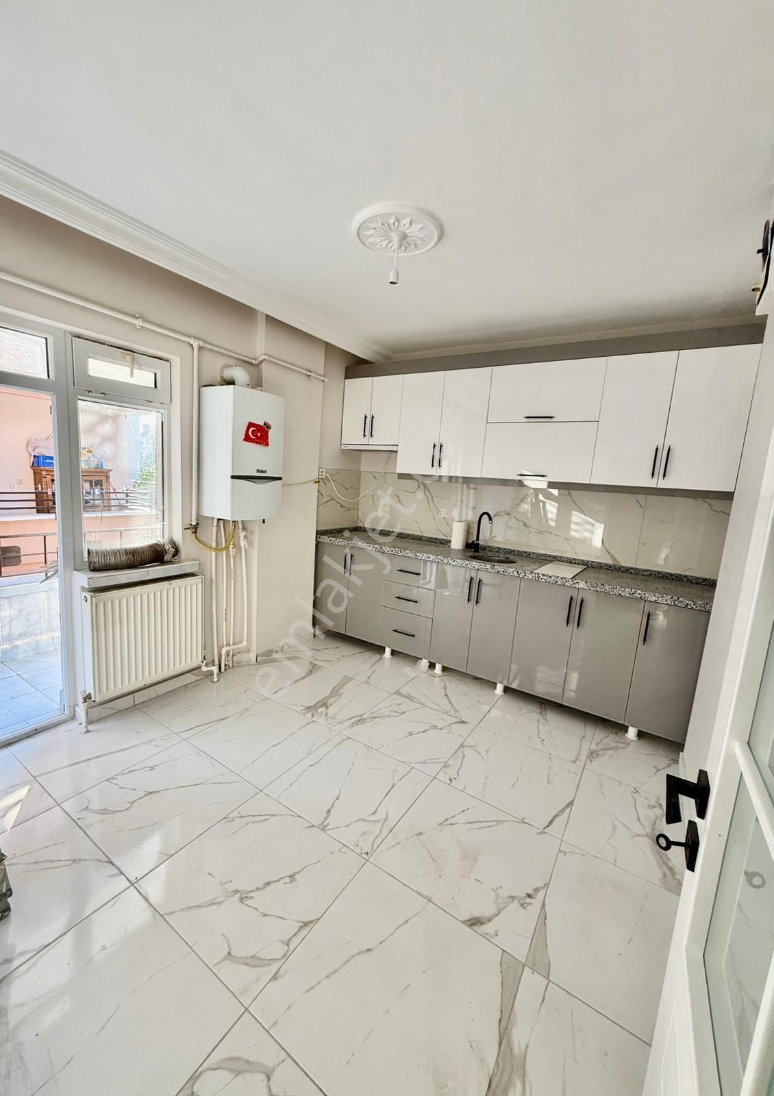 Sincan Belediyesine Yakın Mesafede Arakat Full Yapılı Yeni Gelin Evi Gibi 3+1 Kiralık Daire