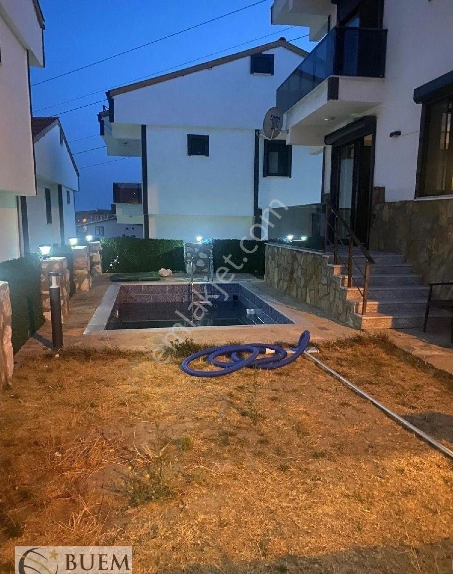 Buem Gayrımenkulden 3+1 Mustakıl Havuzlu Vılla Kısmı Esyalı Mevkıı Yıgıtler