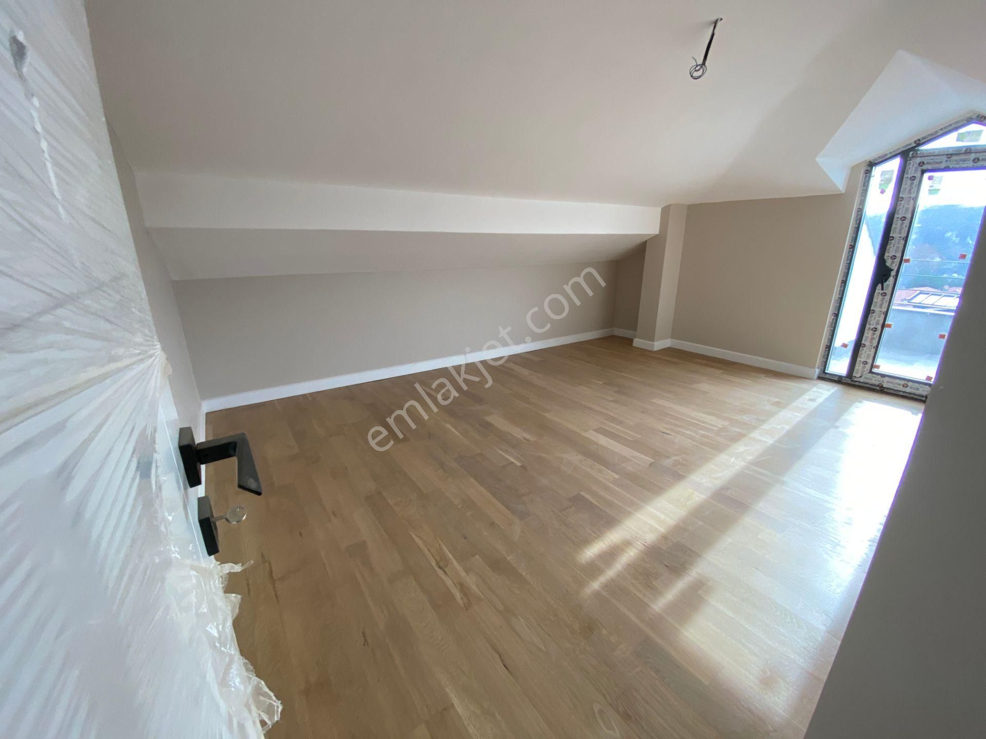 Yankı'dan Madende 165 M2 4 Yıllık Butik Sitede 3+1 Dubleks Daire - Görsel 19