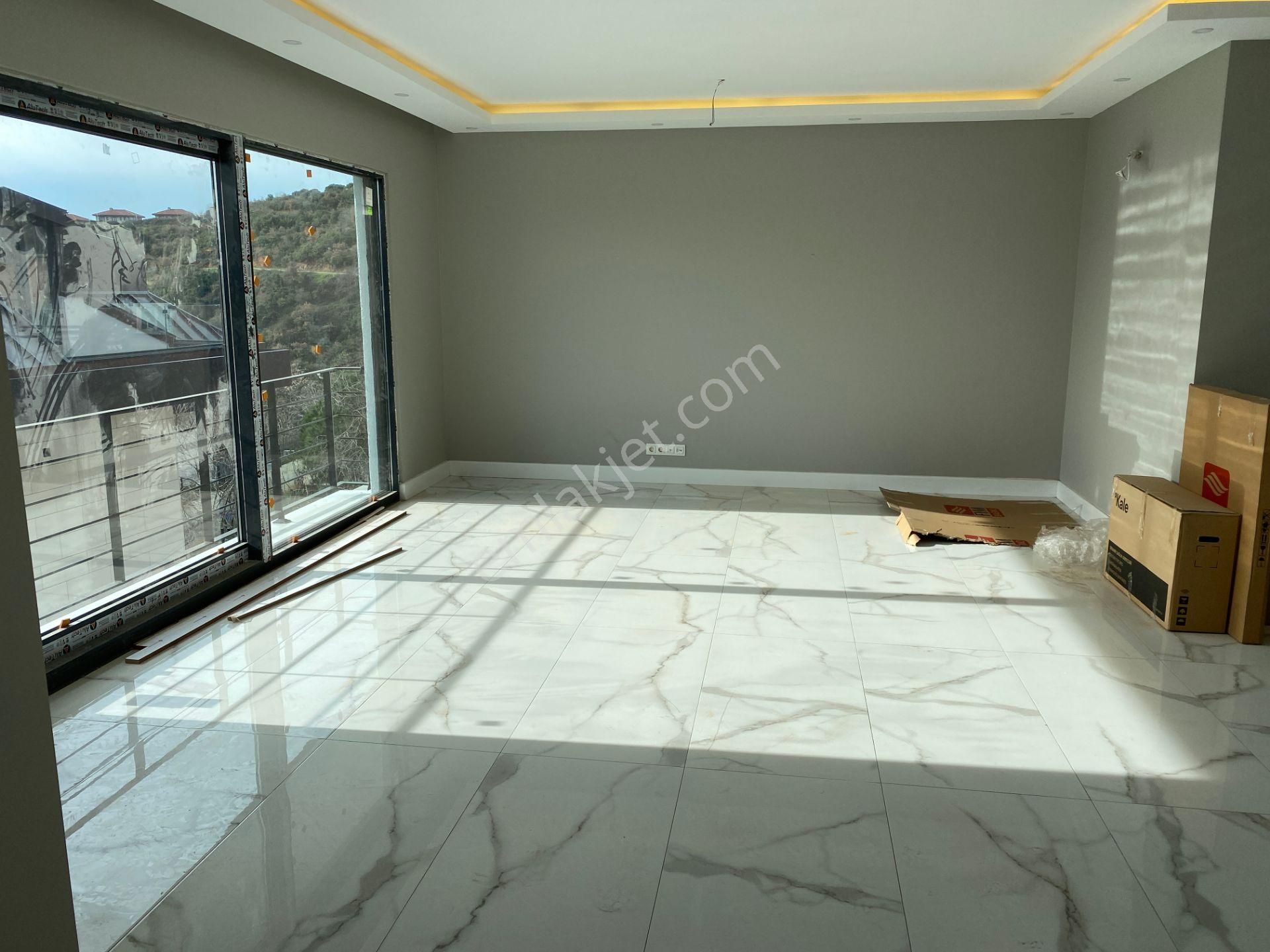 Yankı'dan Madende 165 M2 4 Yıllık Butik Sitede 3+1 Dubleks Daire - Görsel 8