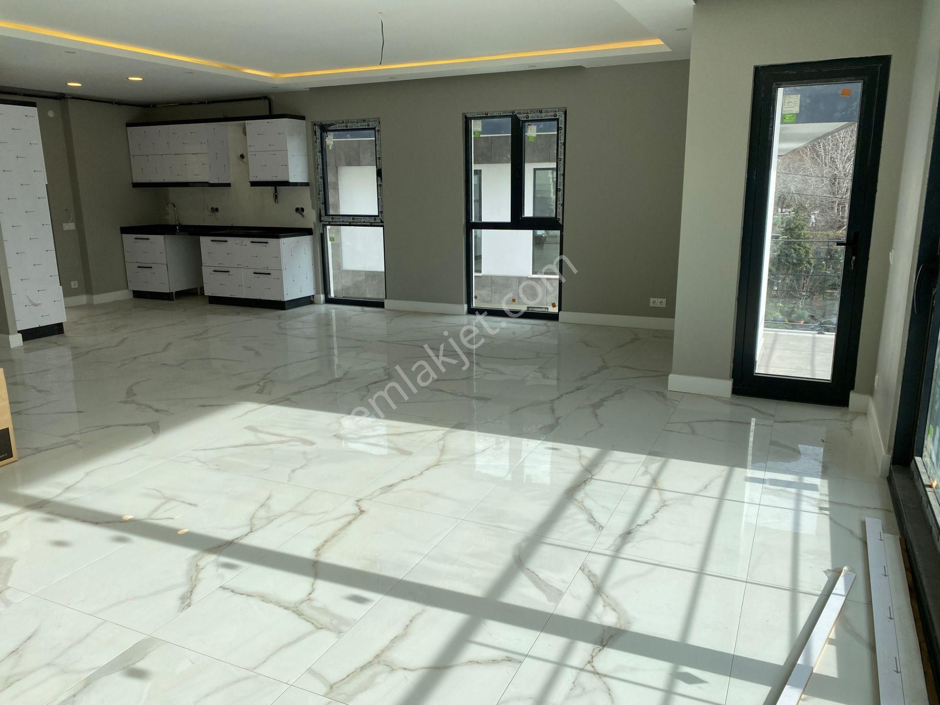 Yankı'dan Madende 165 M2 4 Yıllık Butik Sitede 3+1 Dubleks Daire - Görsel 7